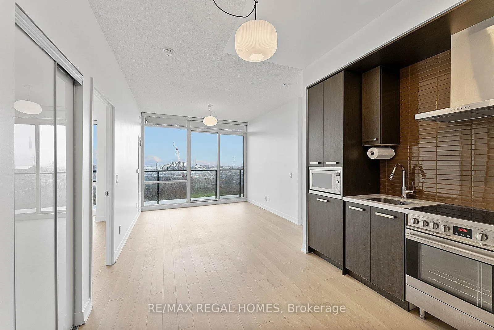 Photo 2 of Unit N814, 120 Bayview Avenue, Toronto, Waterfront Communities — HOMEH