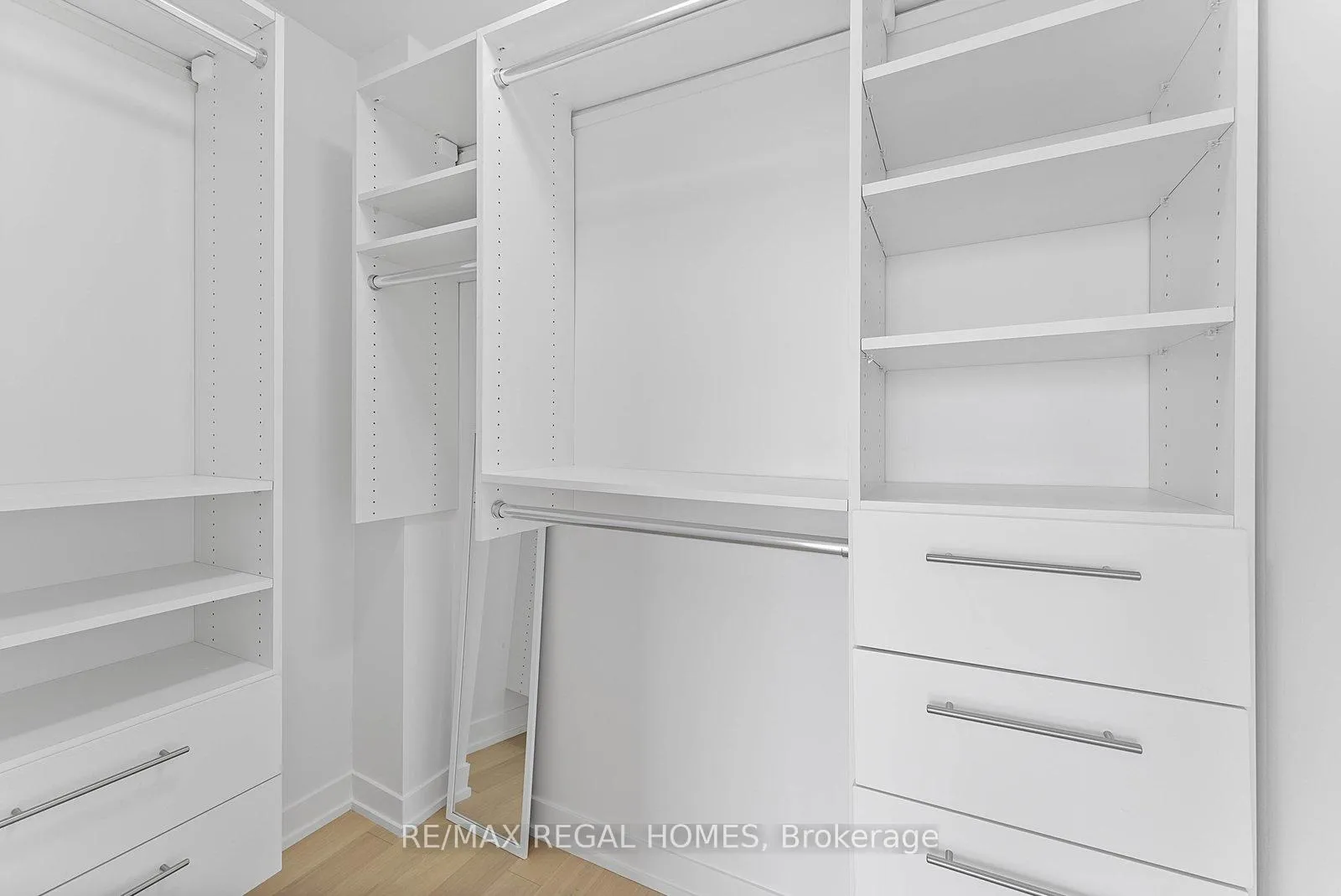 Photo 11 of Unit N814, 120 Bayview Avenue, Toronto, Waterfront Communities — HOMEH