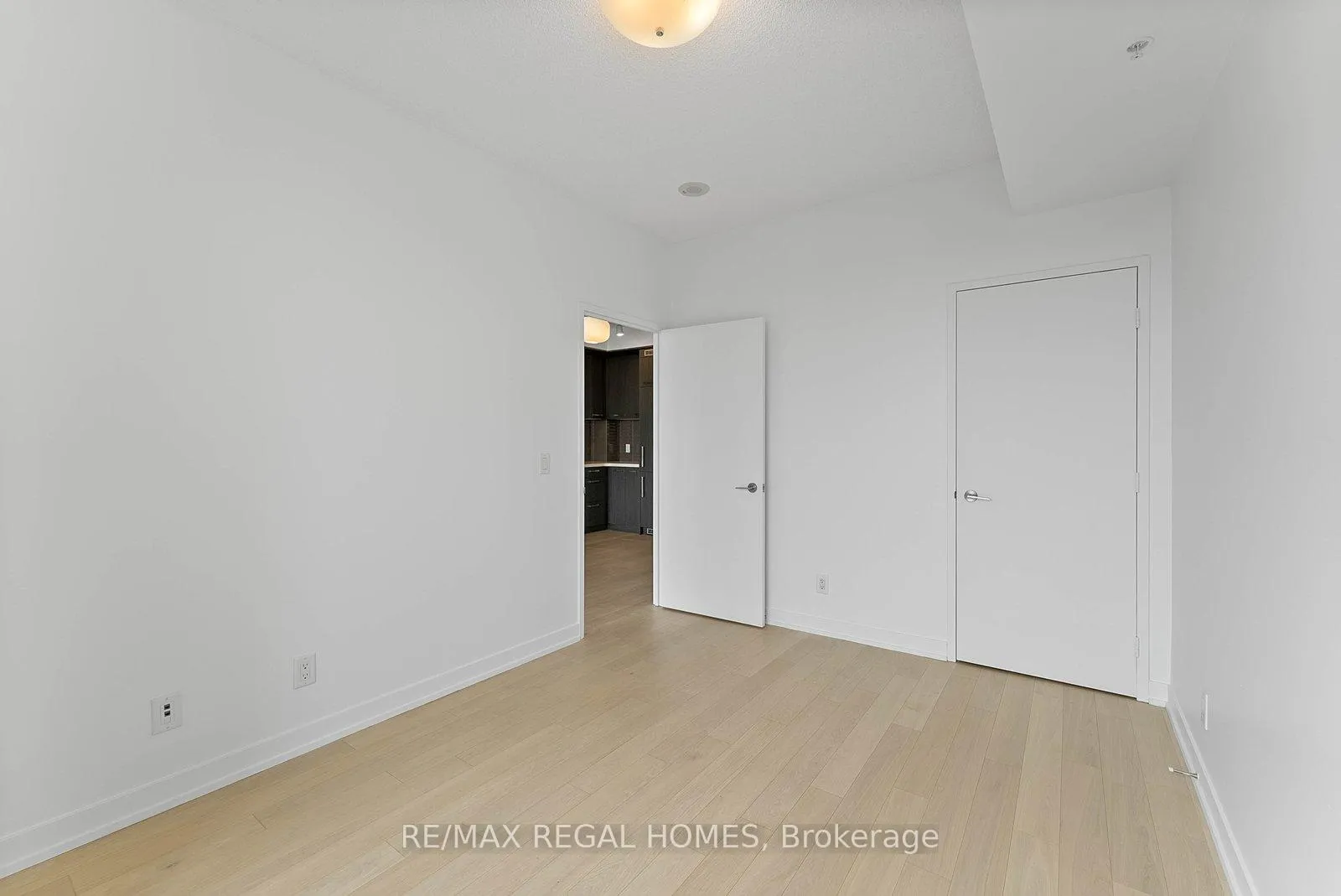 Photo 14 of Unit N814, 120 Bayview Avenue, Toronto, Waterfront Communities — HOMEH