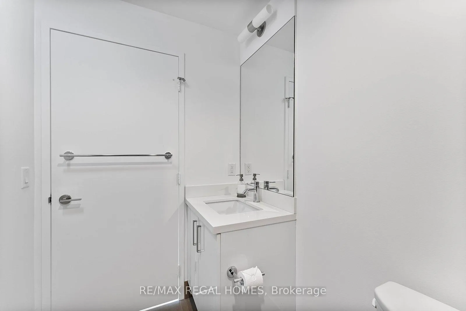 Photo 16 of Unit N814, 120 Bayview Avenue, Toronto, Waterfront Communities — HOMEH