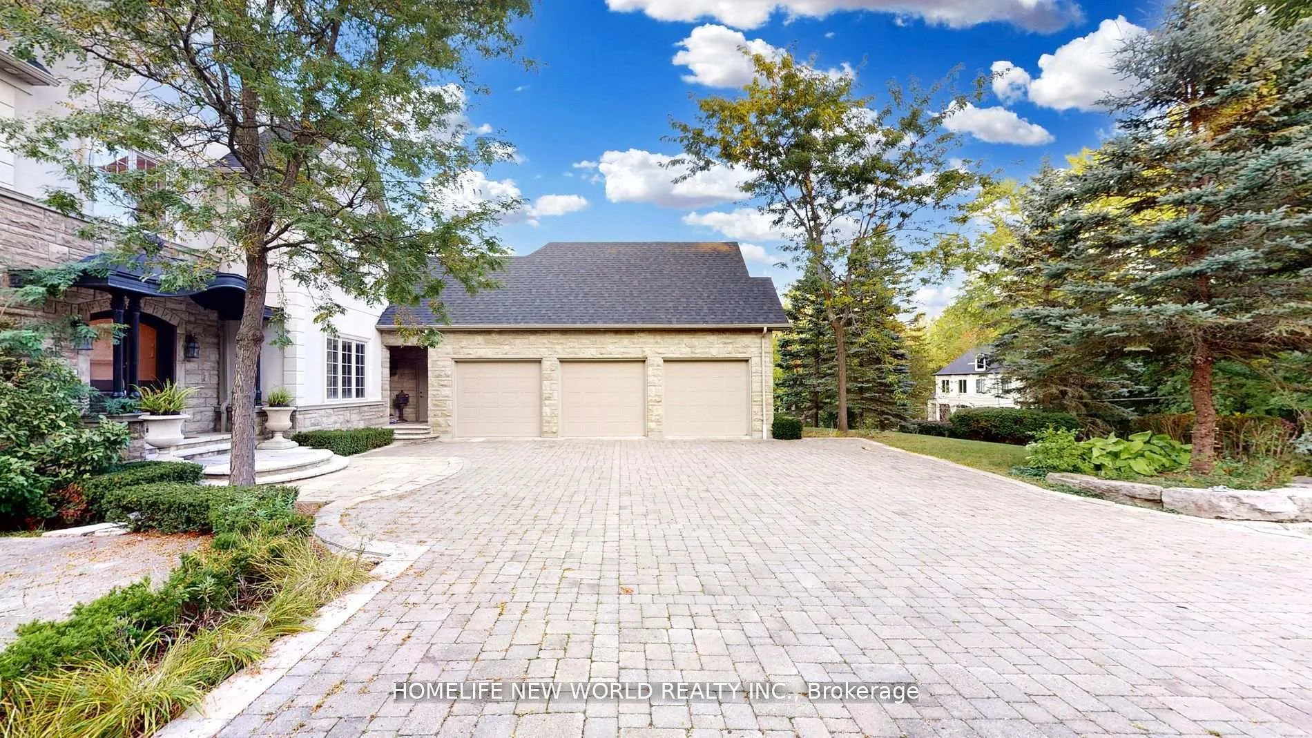 Photo 3 of 198 Kennedy Street W, Aurora, Aurora Village — HOMEH