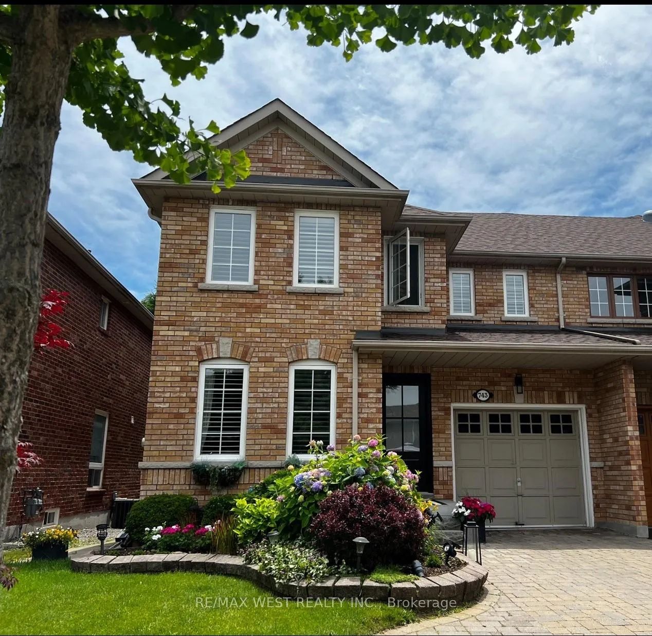 Front of 743 Craighurst Court