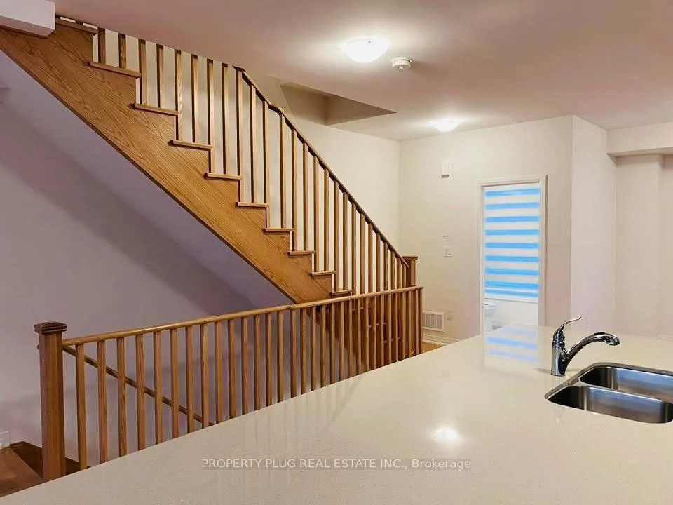 Photo 7 of 8 Bonnington Drive, Brampton, Northwest Brampton — HOMEH