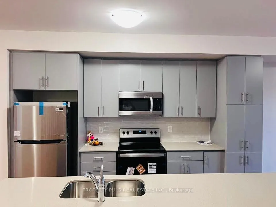 Photo 10 of 8 Bonnington Drive, Brampton, Northwest Brampton — HOMEH
