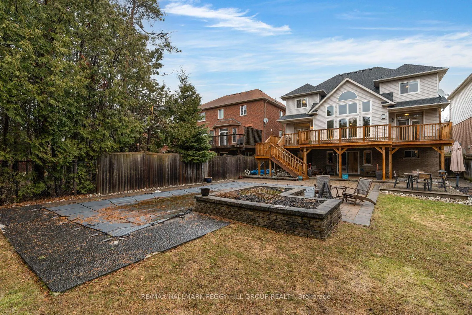 Photo 3 of 44 Birkhall Place, Barrie, Innis-Shore — HOMEH
