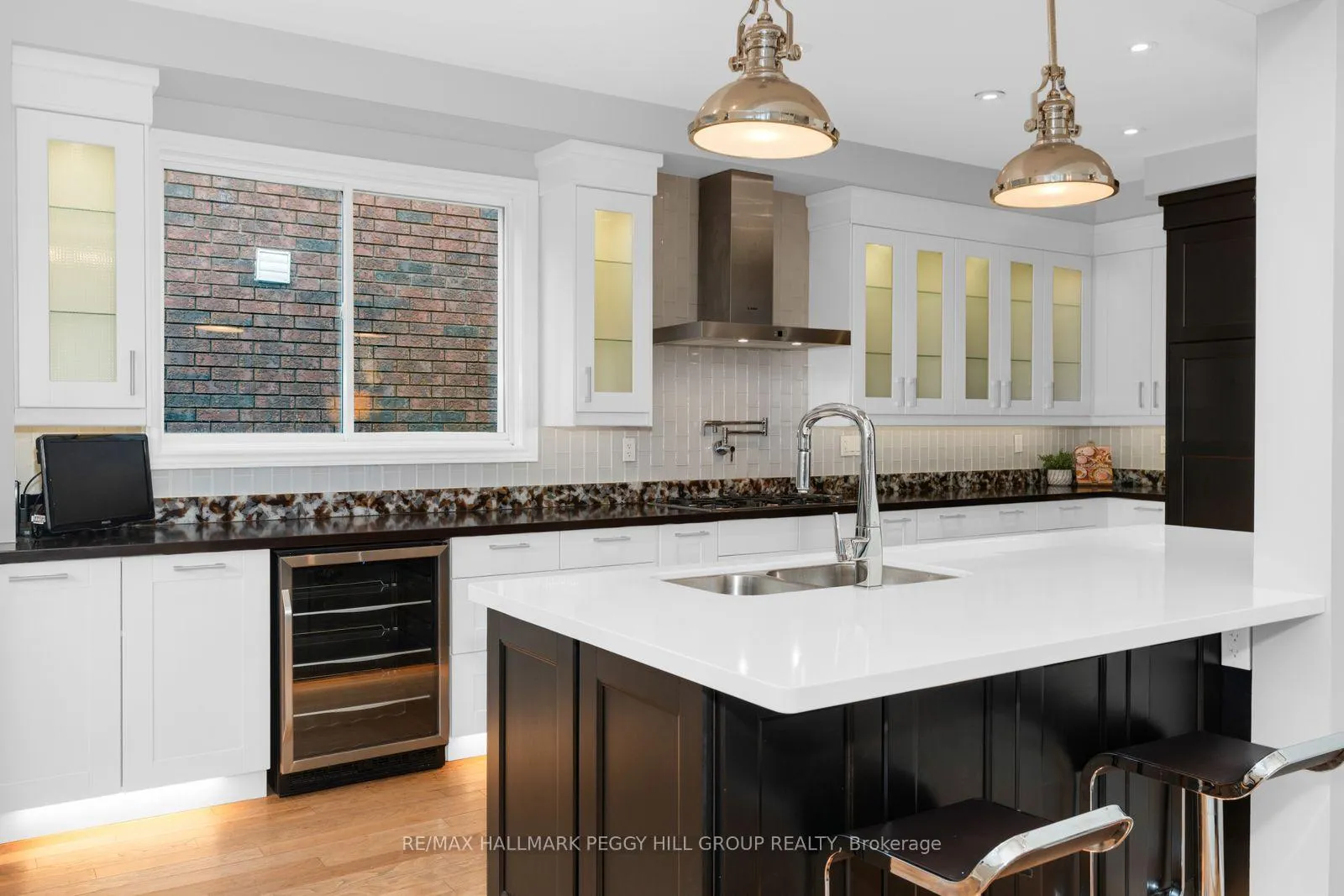 Photo 6 of 44 Birkhall Place, Barrie, Innis-Shore — HOMEH