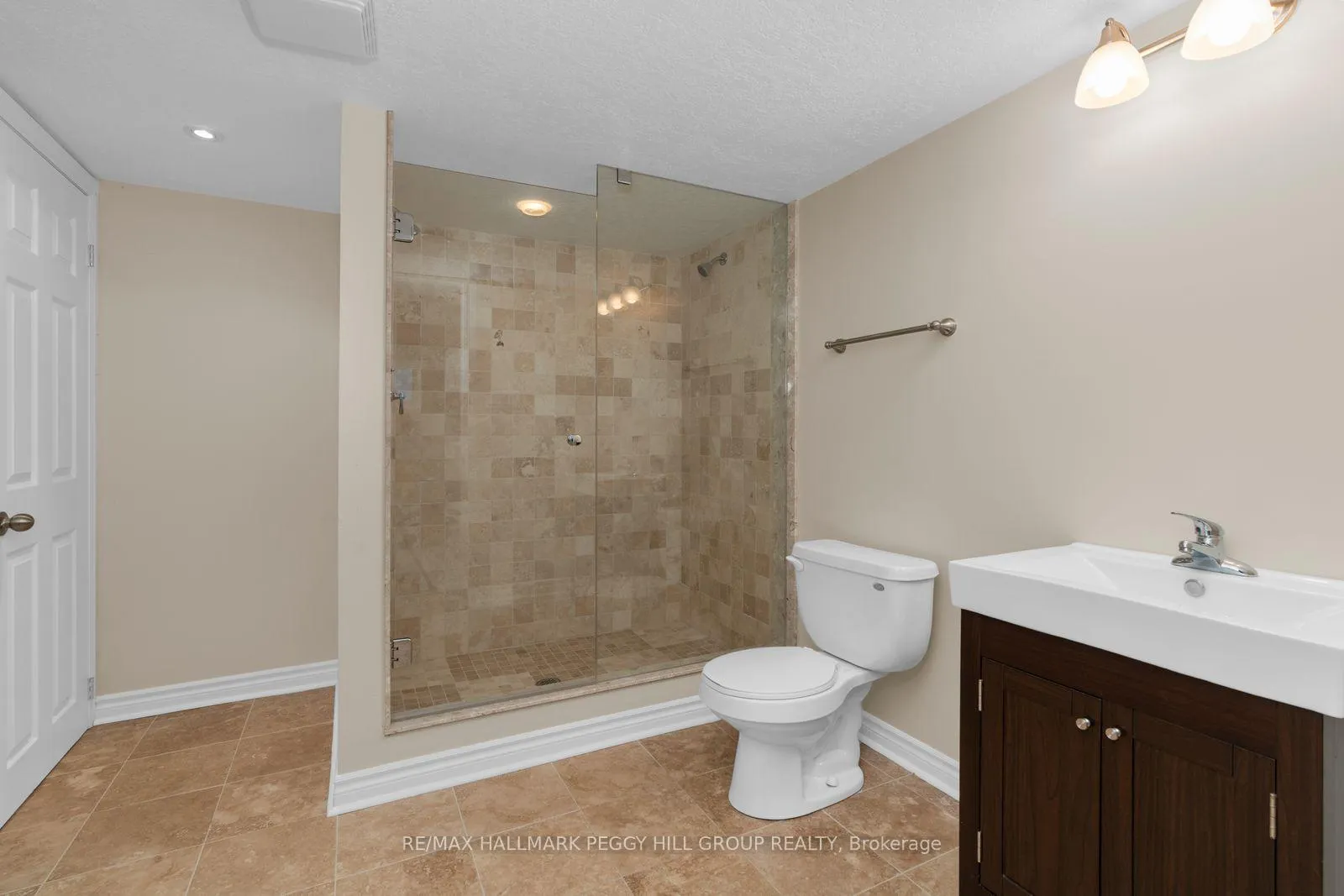 Photo 22 of 44 Birkhall Place, Barrie, Innis-Shore — HOMEH