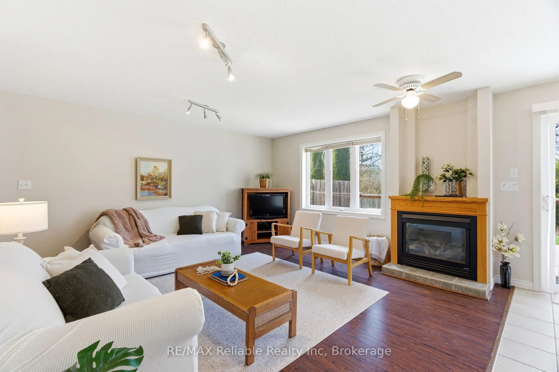 Photo 7 of 13 Ducharme Crescent, Bluewater, Bayfield — HOMEH