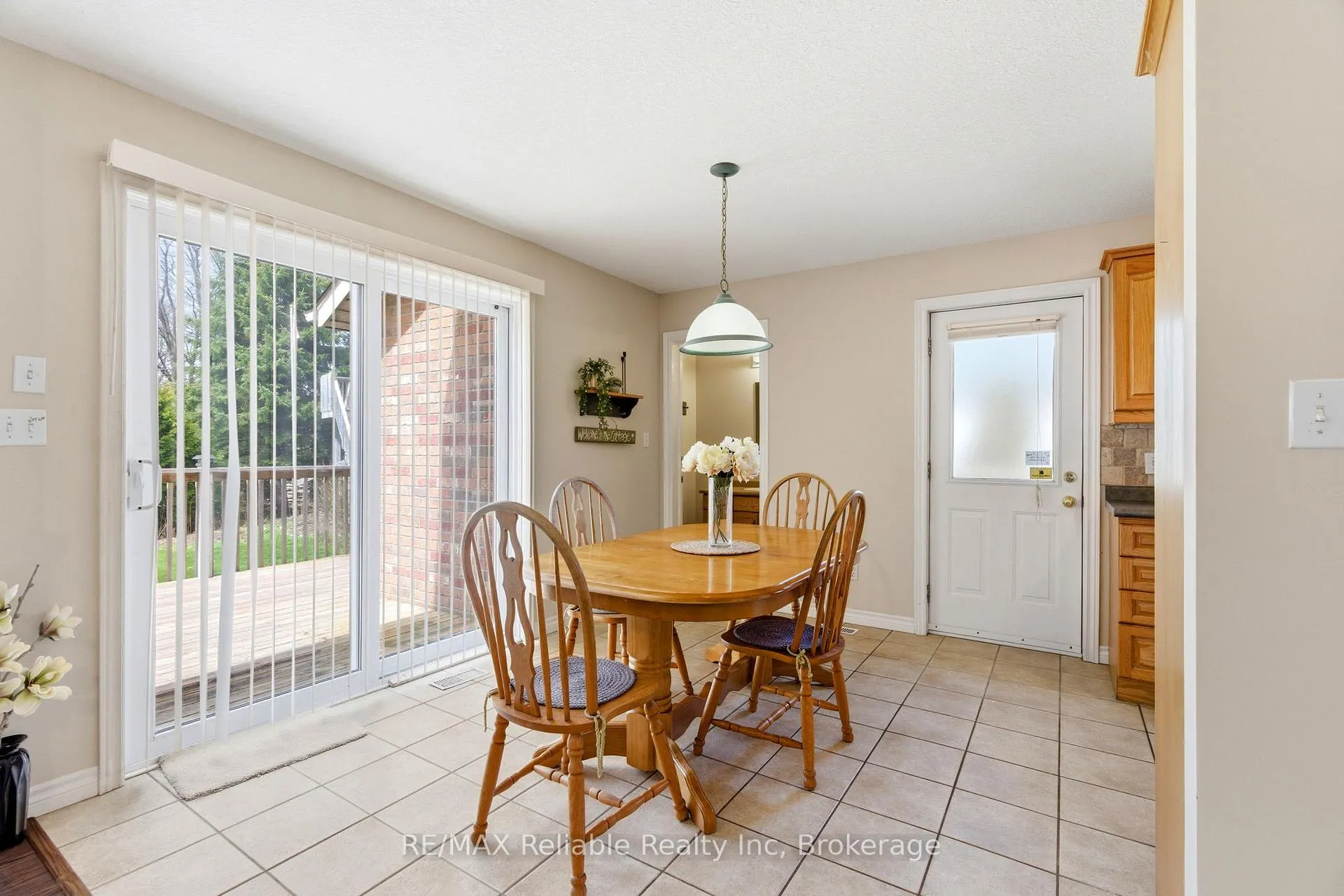 Photo 11 of 13 Ducharme Crescent, Bluewater, Bayfield — HOMEH
