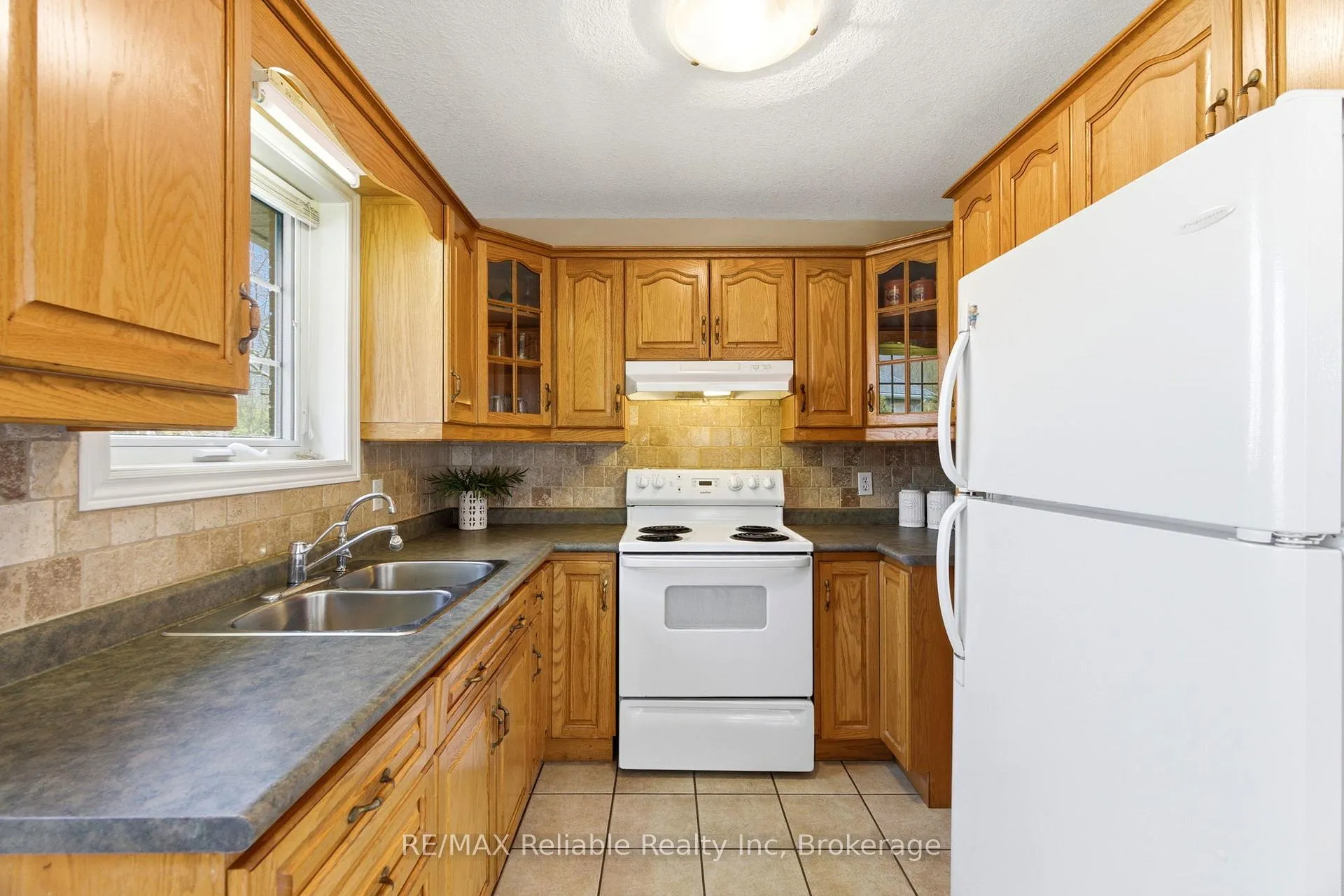 Photo 13 of 13 Ducharme Crescent, Bluewater, Bayfield — HOMEH