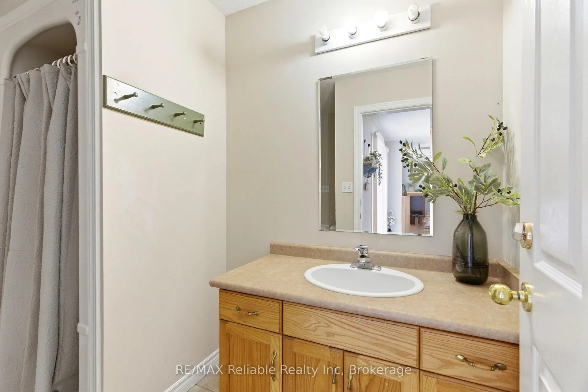Photo 20 of 13 Ducharme Crescent, Bluewater, Bayfield — HOMEH