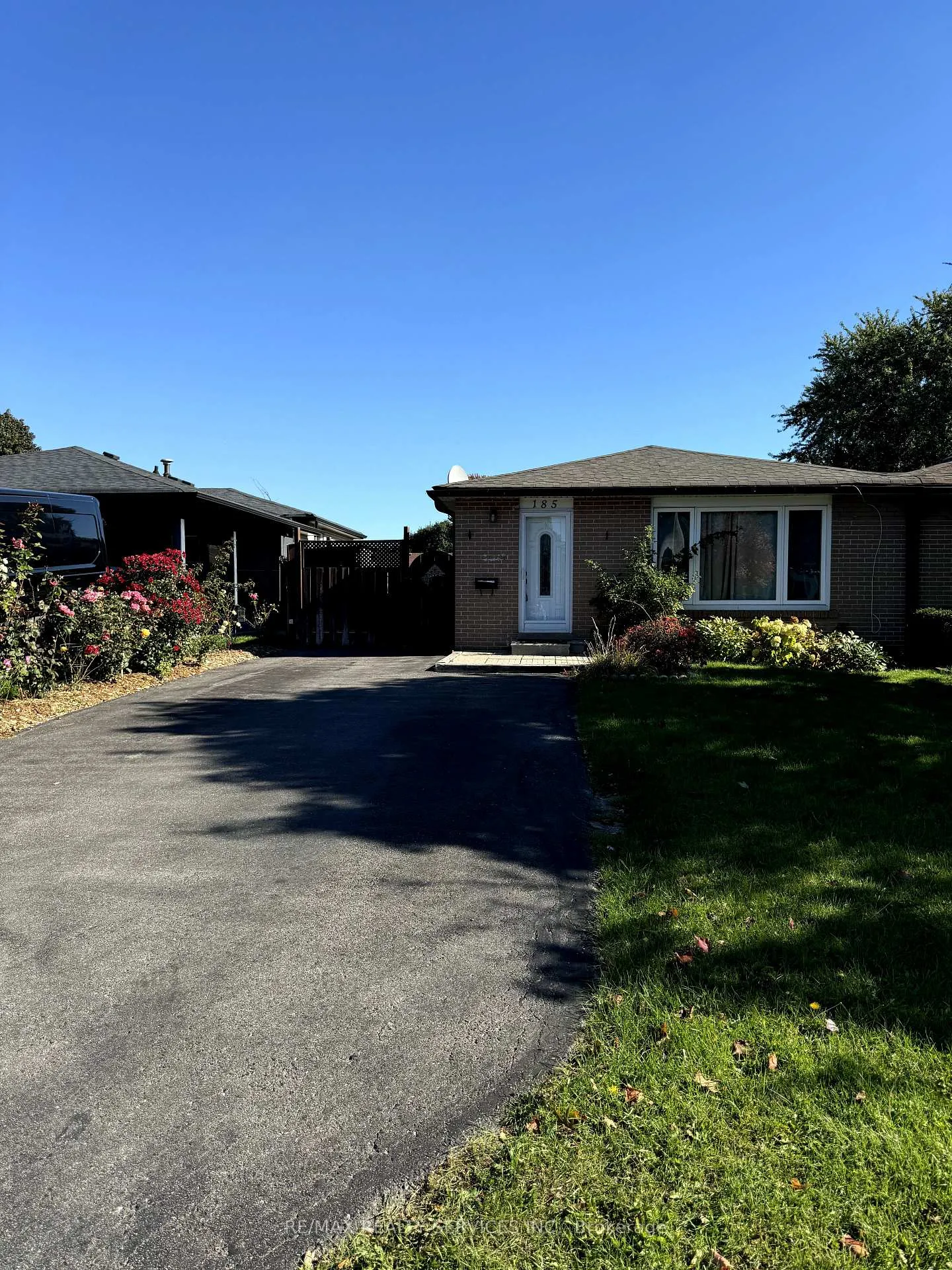 Photo 1 of 185 Earnscliffe Circle E, Brampton, Southgate — HOMEH