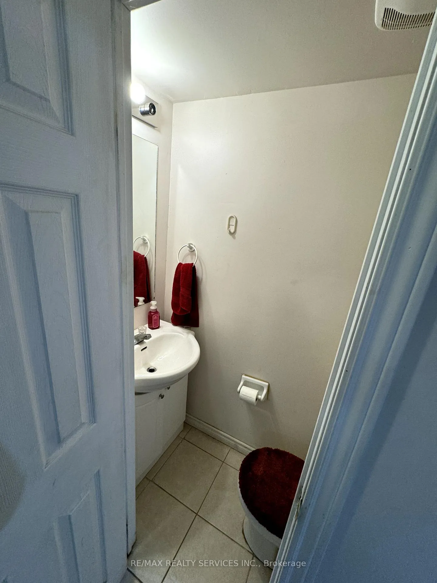 Photo 5 of 185 Earnscliffe Circle E, Brampton, Southgate — HOMEH