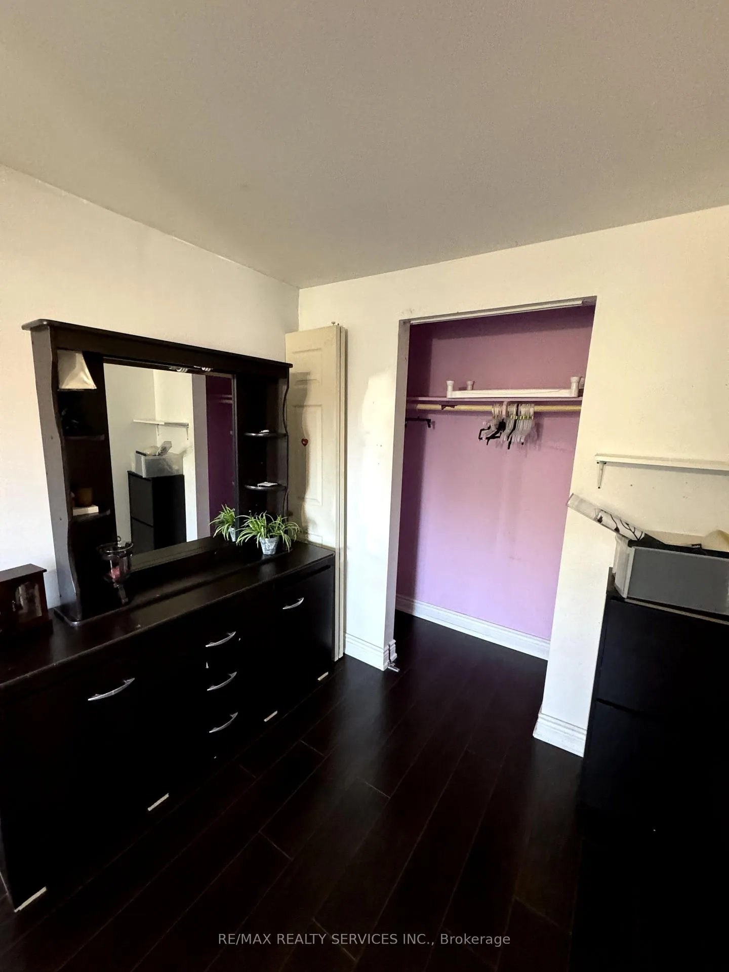 Photo 8 of 185 Earnscliffe Circle E, Brampton, Southgate — HOMEH