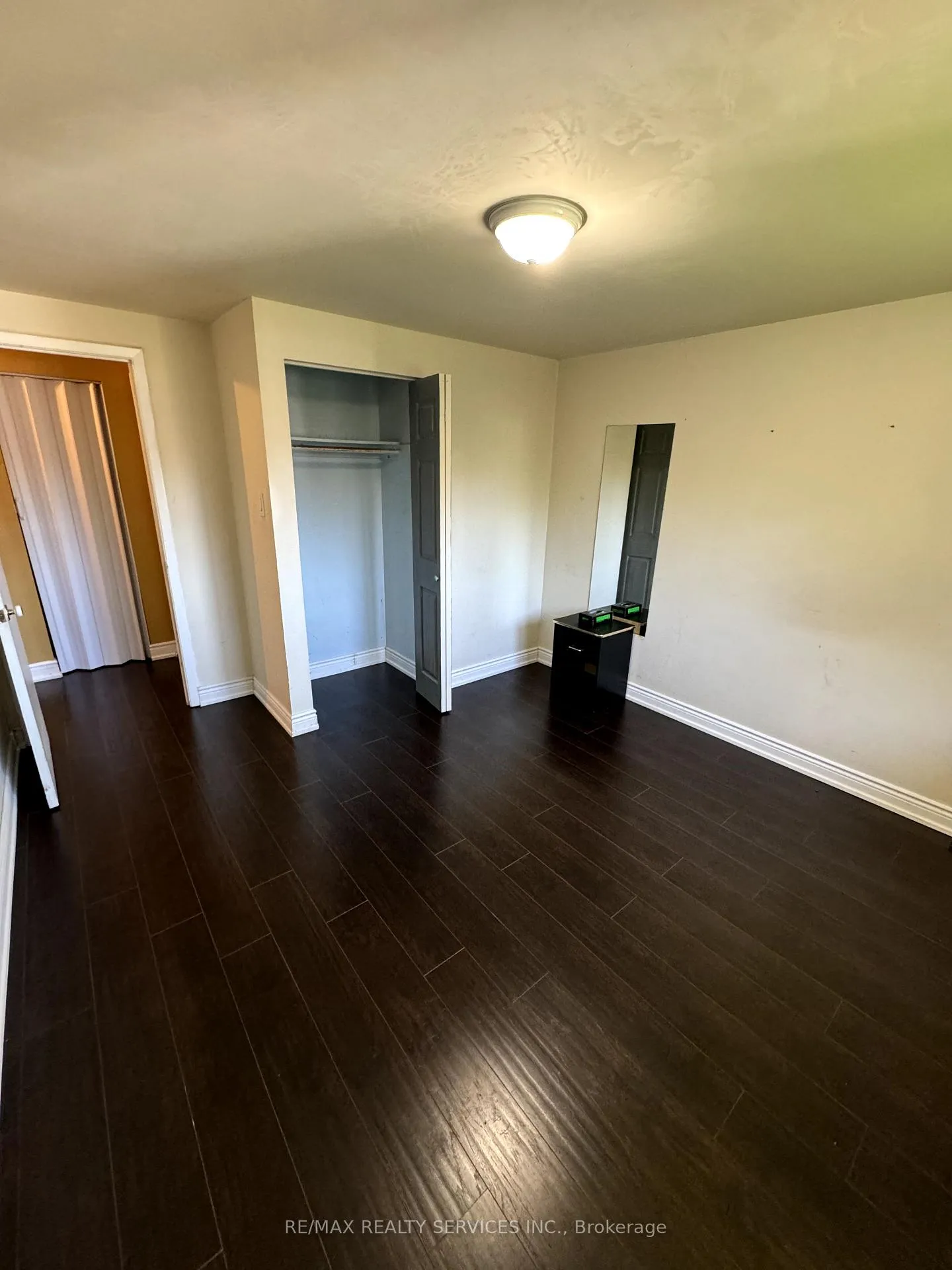 Photo 9 of 185 Earnscliffe Circle E, Brampton, Southgate — HOMEH