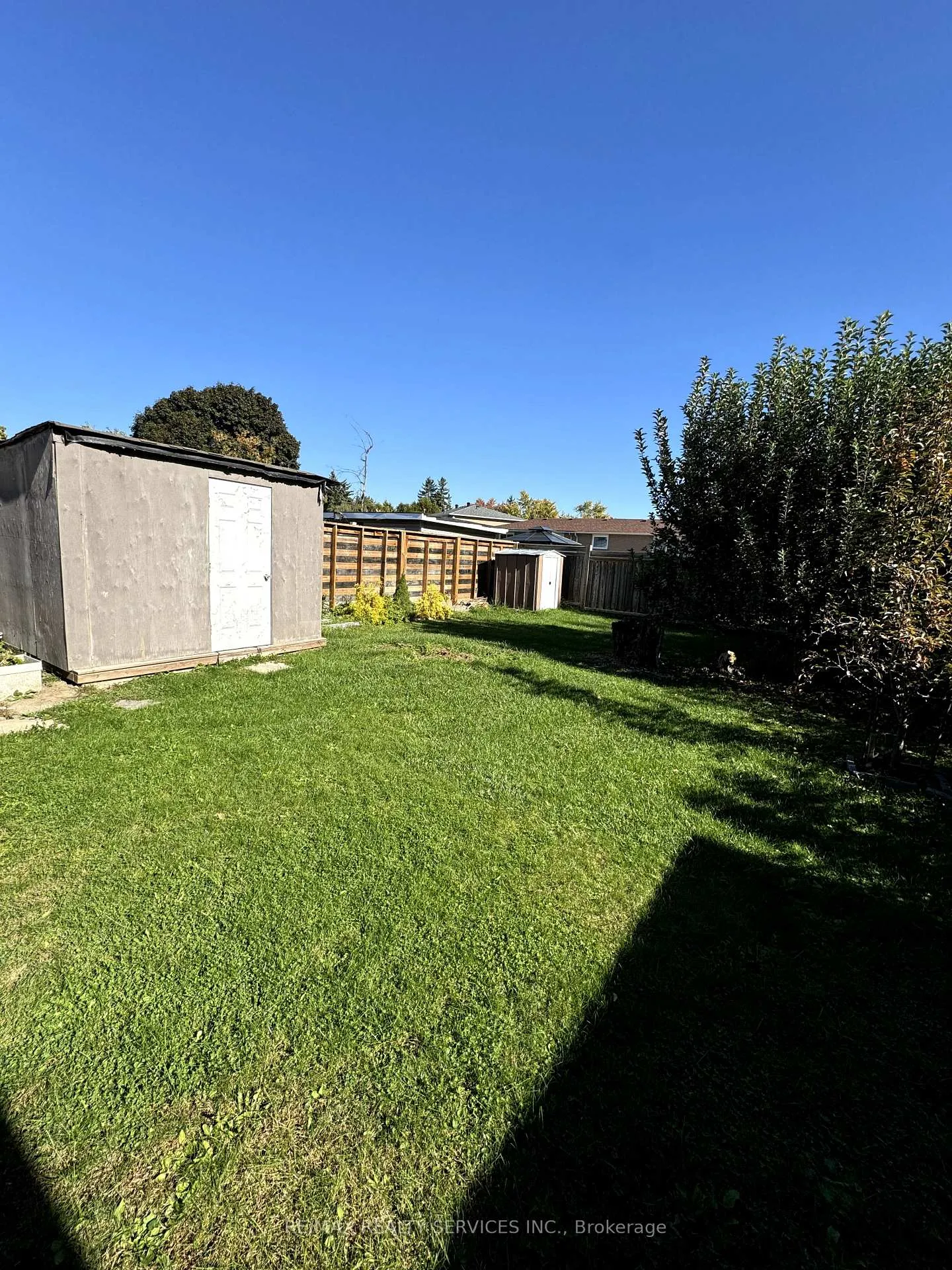 Photo 22 of 185 Earnscliffe Circle E, Brampton, Southgate — HOMEH