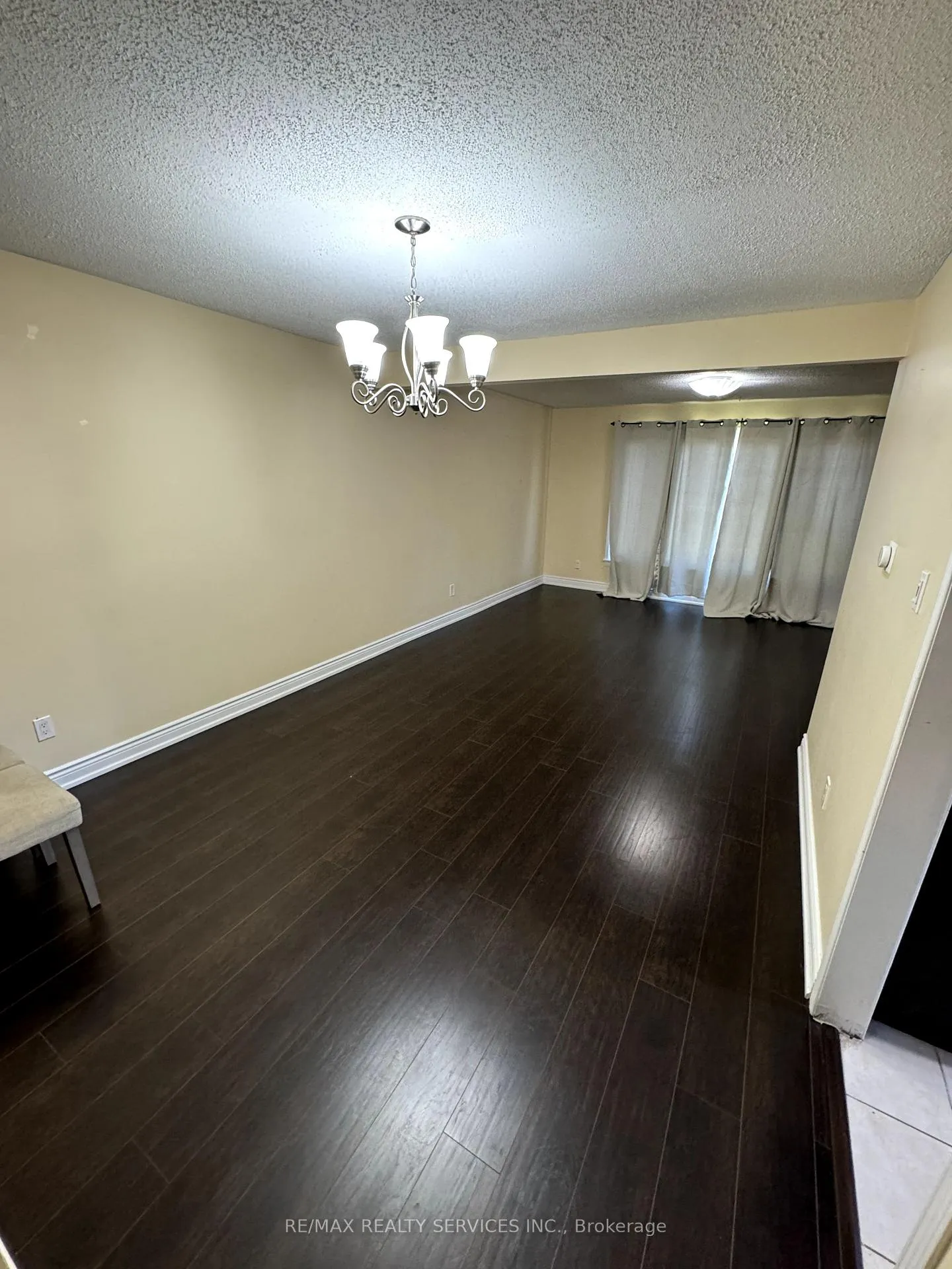 Photo 23 of 185 Earnscliffe Circle E, Brampton, Southgate — HOMEH