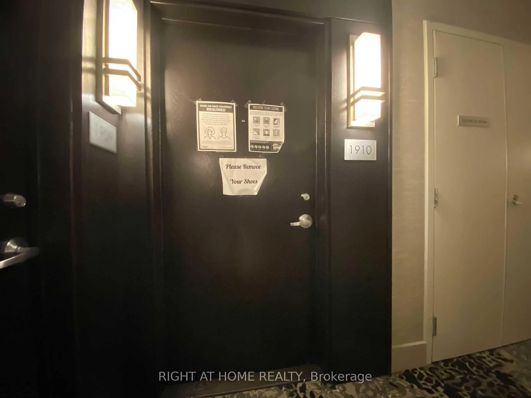 Photo 3 of Unit 1910, 218 Queens Quay W, Toronto, Waterfront Communities — HOMEH