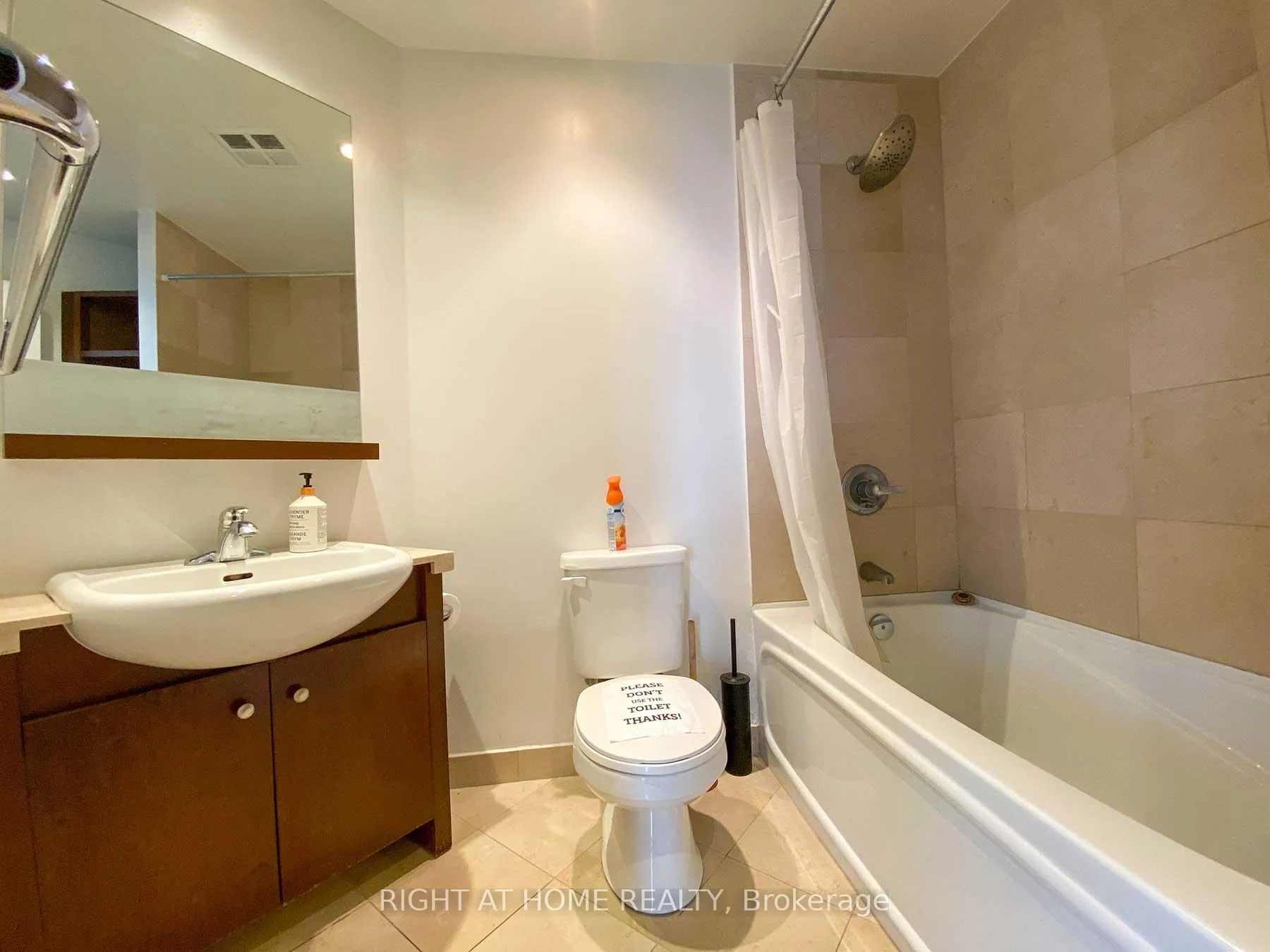 Photo 10 of Unit 1910, 218 Queens Quay W, Toronto, Waterfront Communities — HOMEH