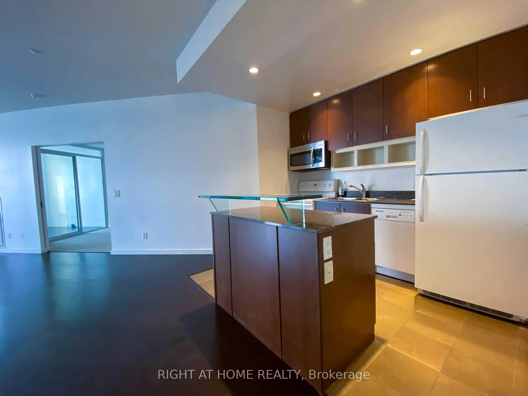 Photo 11 of Unit 1910, 218 Queens Quay W, Toronto, Waterfront Communities — HOMEH