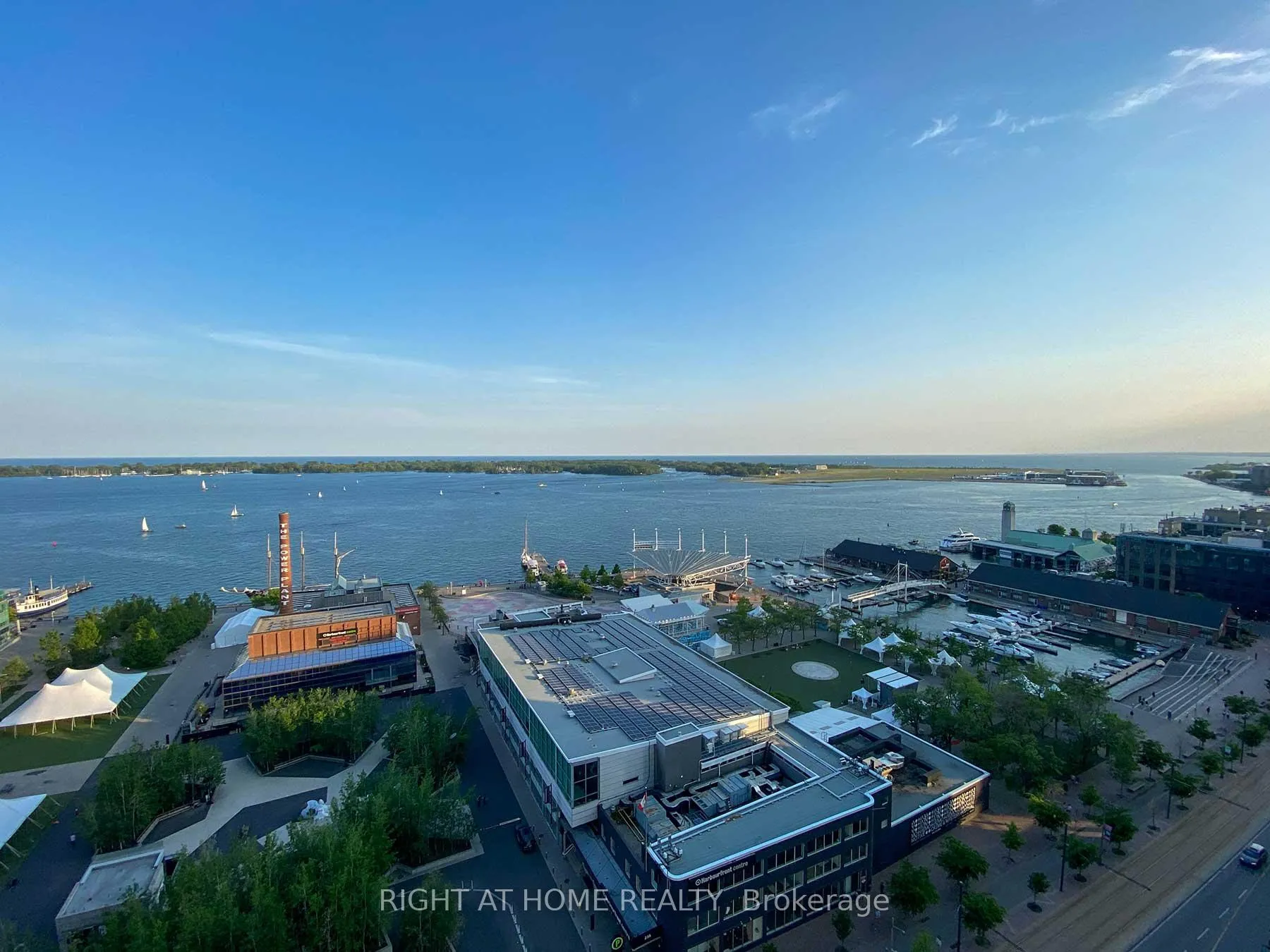 Photo 14 of Unit 1910, 218 Queens Quay W, Toronto, Waterfront Communities — HOMEH