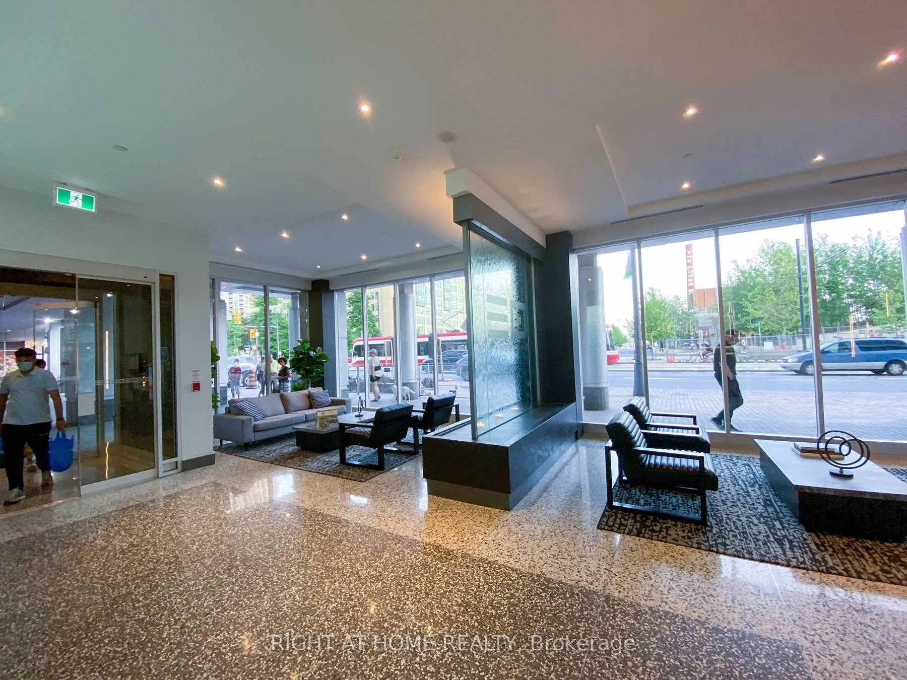 Photo 17 of Unit 1910, 218 Queens Quay W, Toronto, Waterfront Communities — HOMEH
