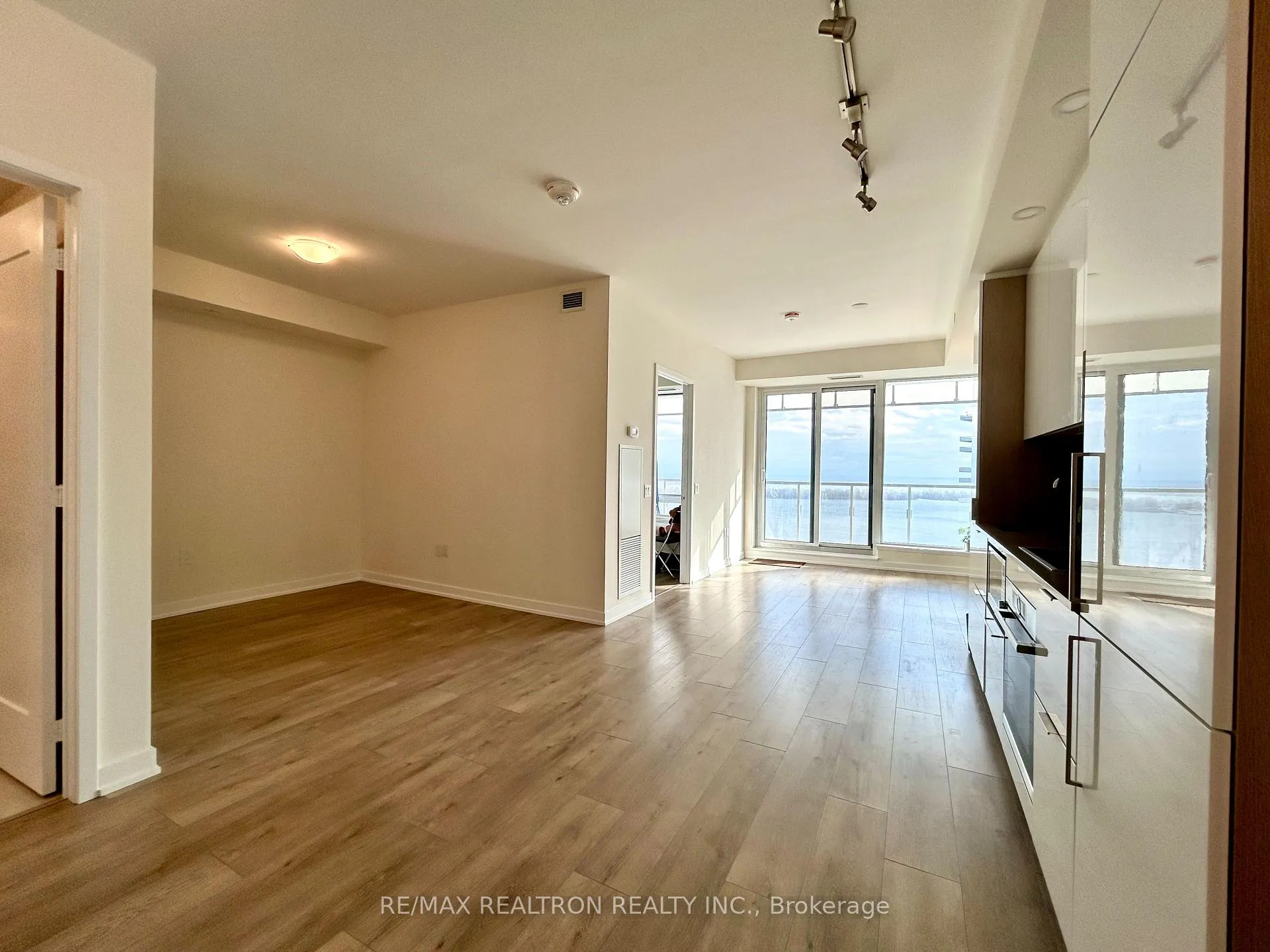 Photo 3 of Unit 2801, 28 Freeland Street, Toronto, Waterfront Communities — HOMEH