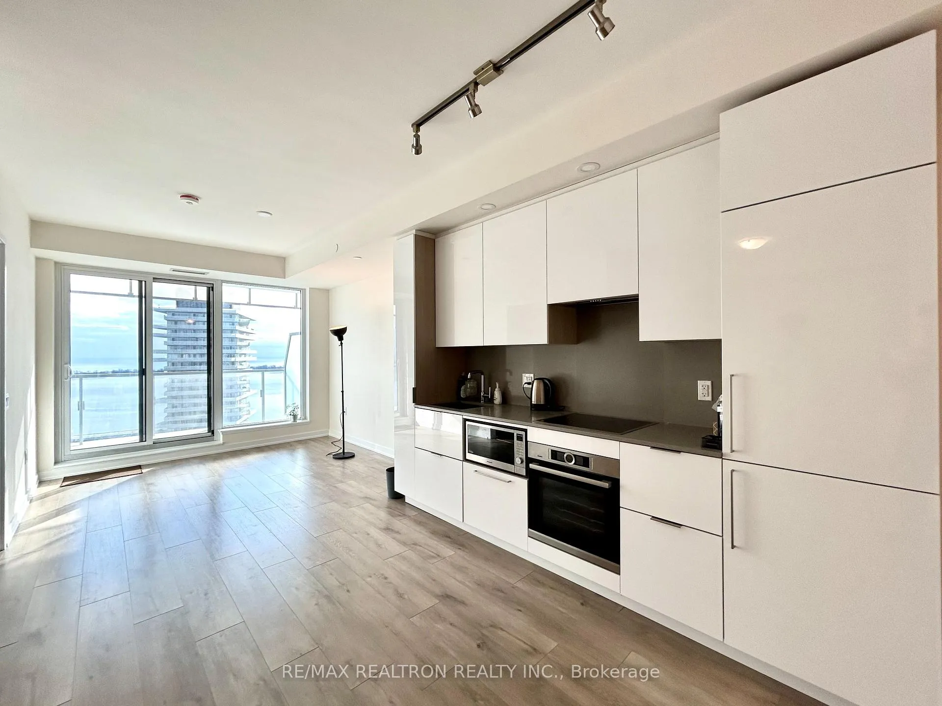 Photo 11 of Unit 2801, 28 Freeland Street, Toronto, Waterfront Communities — HOMEH