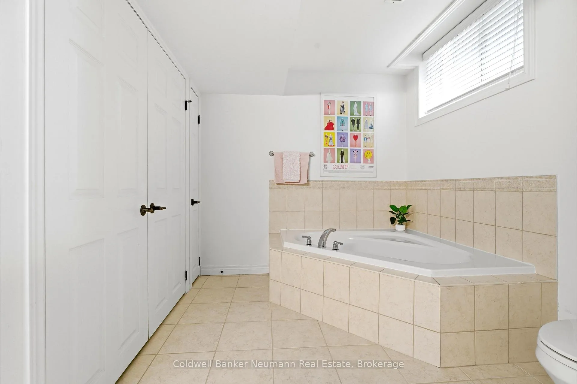 Photo 35 of 57 Wideman Boulevard, Guelph, Victoria North — HOMEH