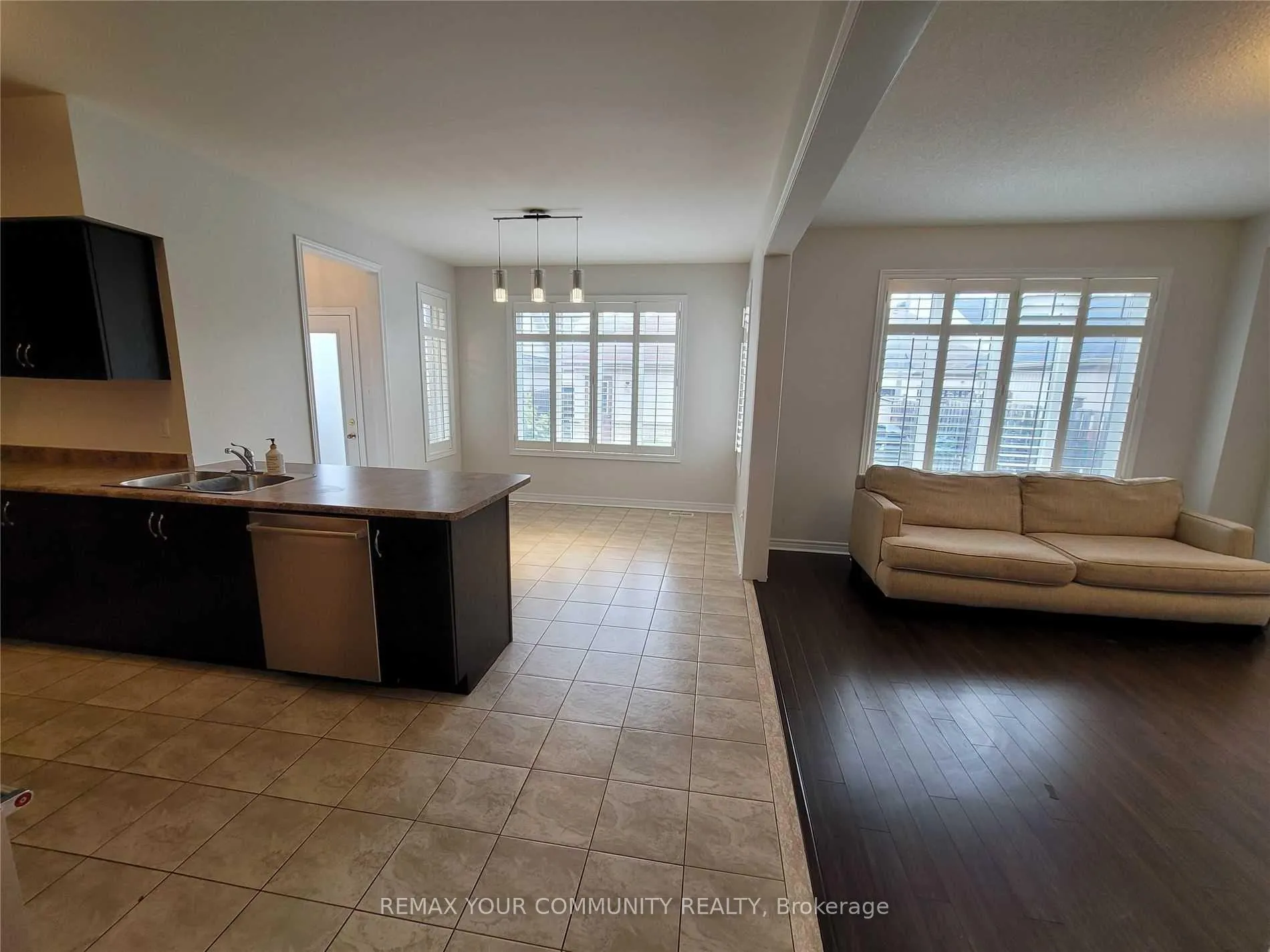 Photo 4 of 5 Bellcroft Lane, Markham, Cornell — HOMEH