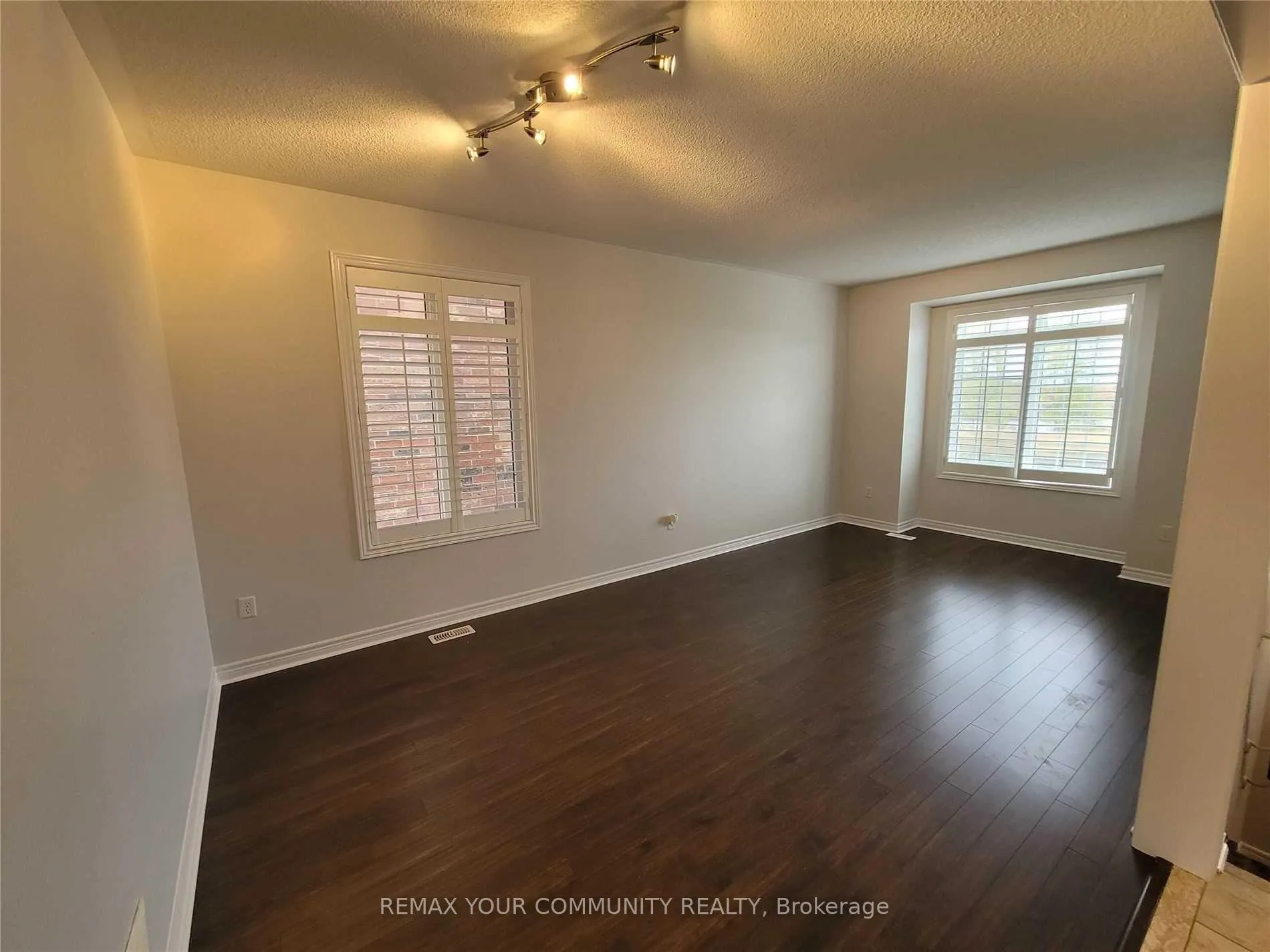 Photo 7 of 5 Bellcroft Lane, Markham, Cornell — HOMEH