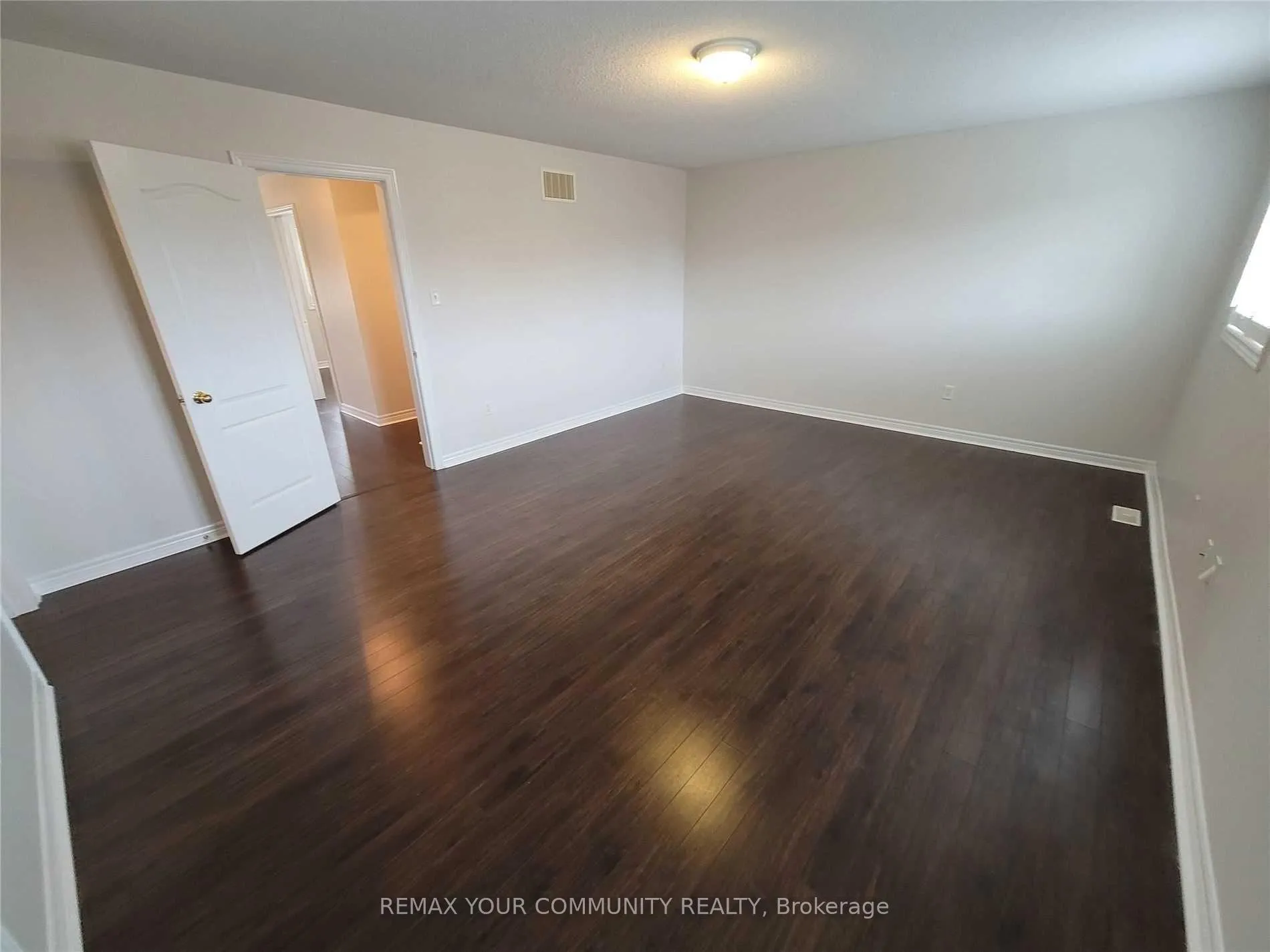 Photo 9 of 5 Bellcroft Lane, Markham, Cornell — HOMEH