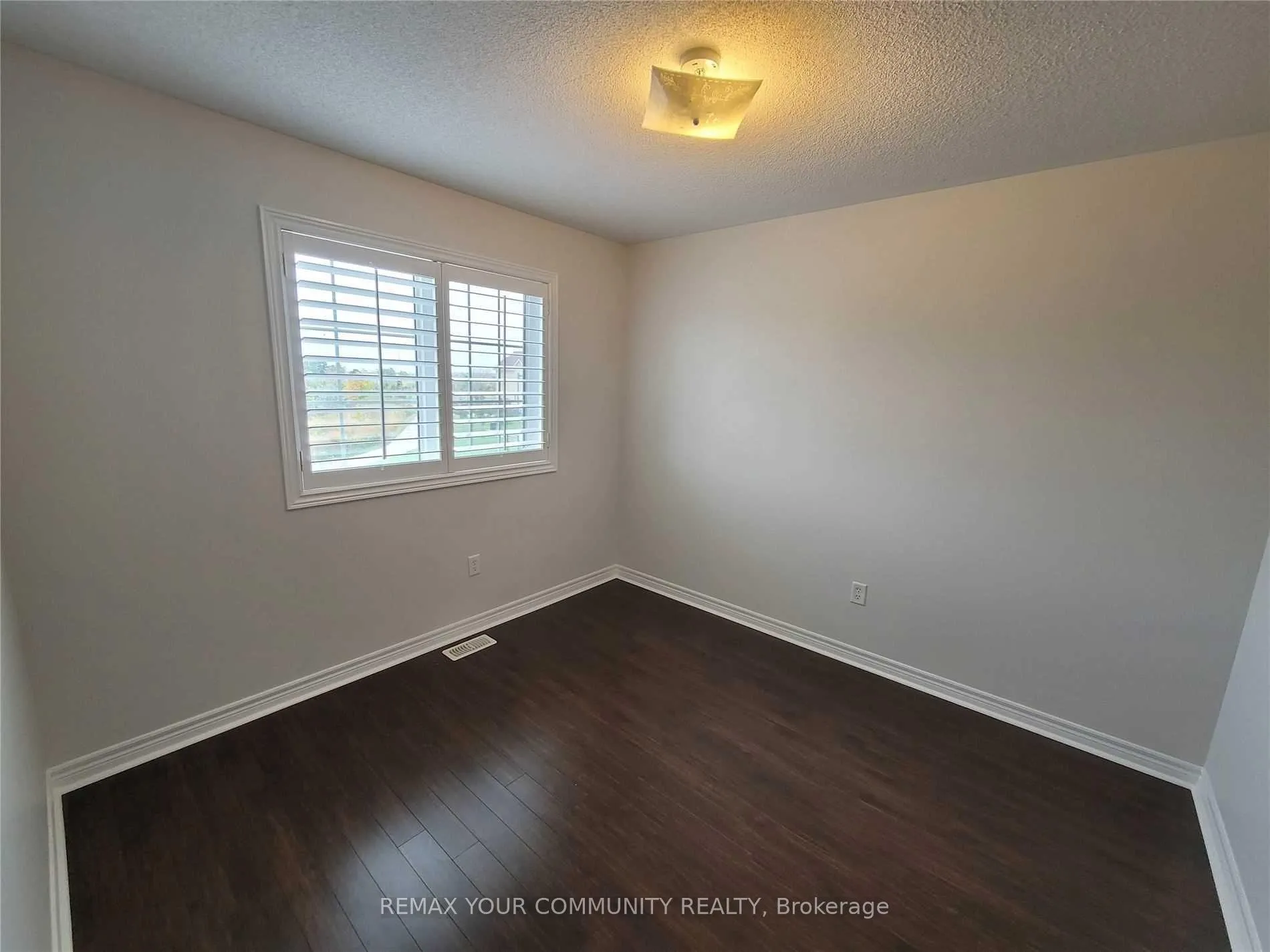 Photo 12 of 5 Bellcroft Lane, Markham, Cornell — HOMEH
