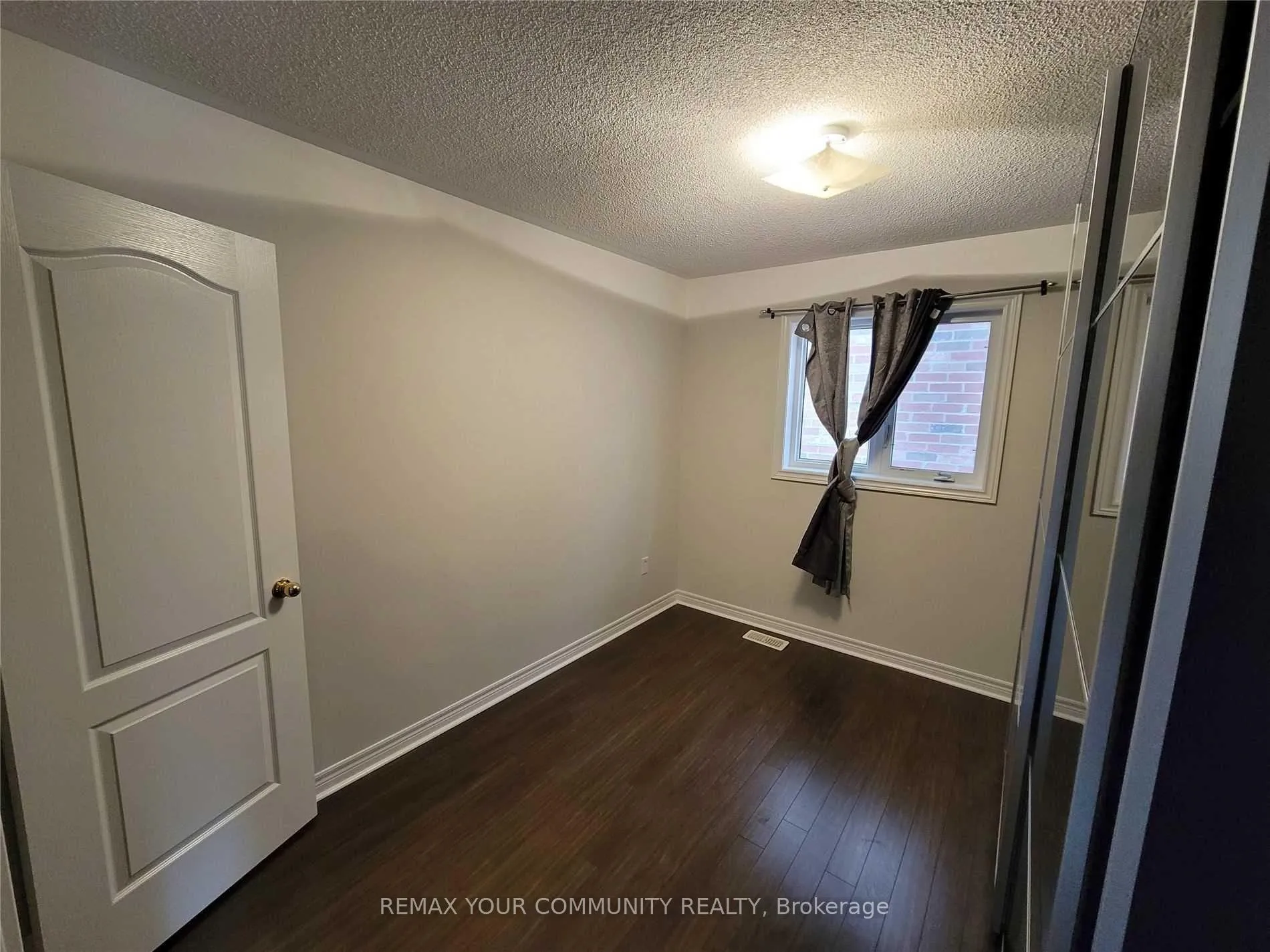 Photo 13 of 5 Bellcroft Lane, Markham, Cornell — HOMEH