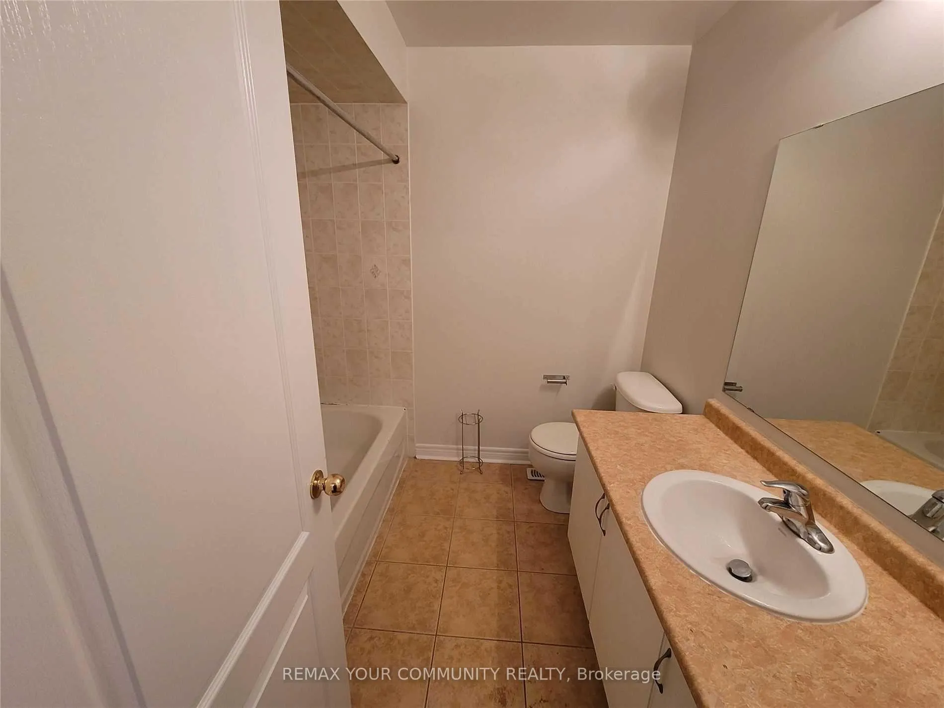 Photo 14 of 5 Bellcroft Lane, Markham, Cornell — HOMEH