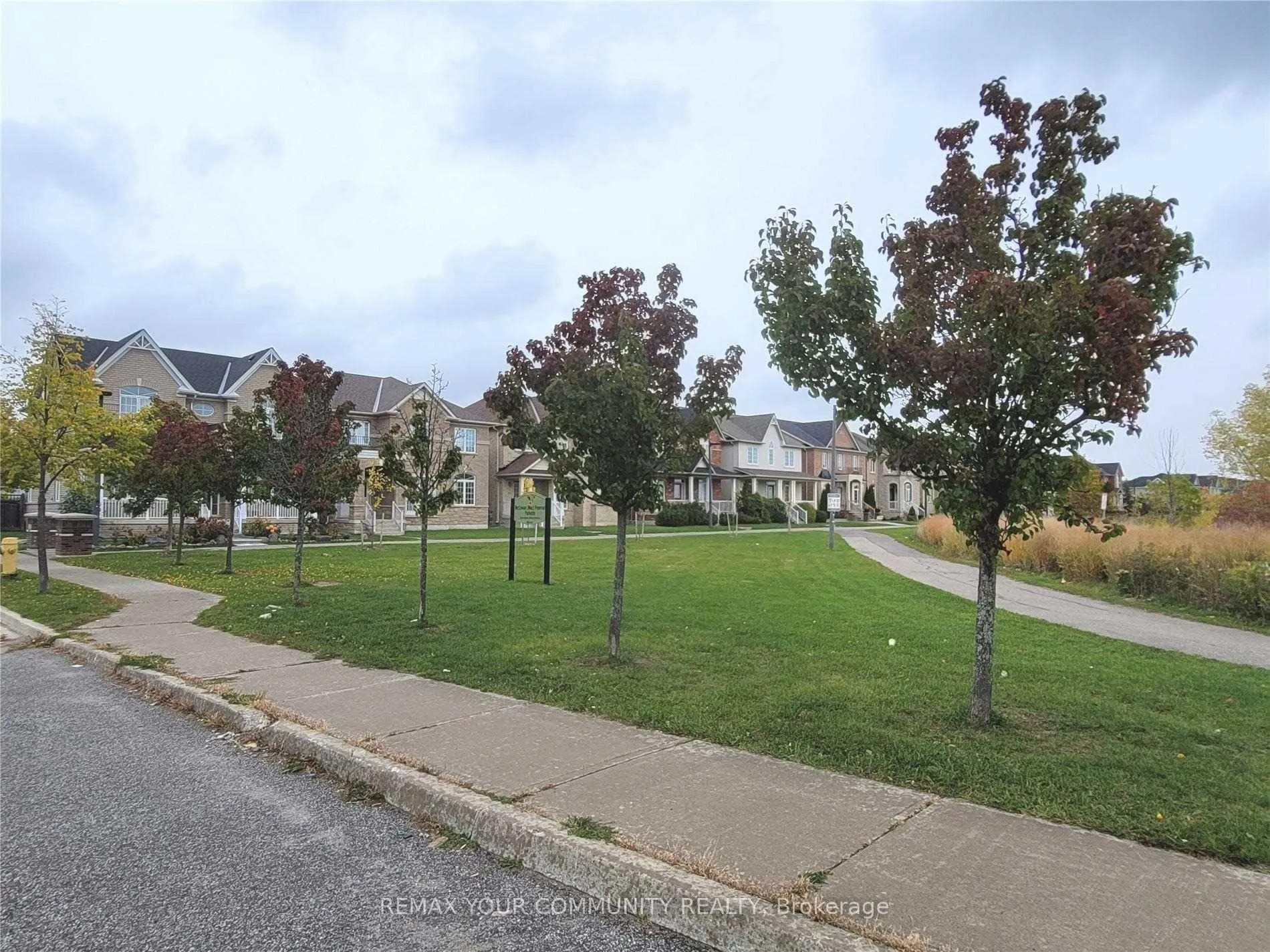 Photo 29 of 5 Bellcroft Lane, Markham, Cornell — HOMEH