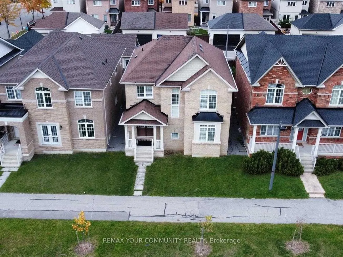 Photo 33 of 5 Bellcroft Lane, Markham, Cornell — HOMEH