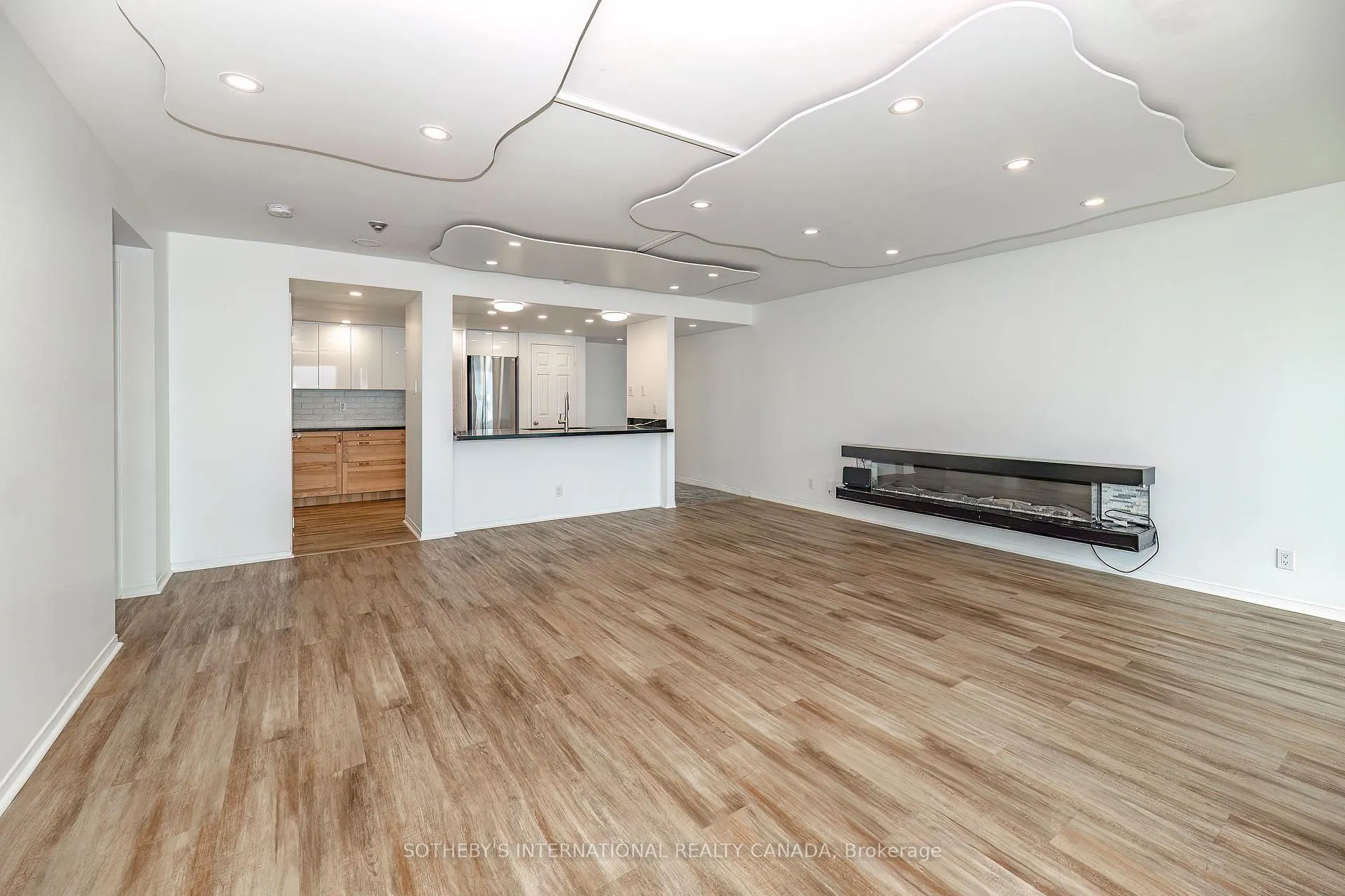 Photo 8 of Unit 3212, 99 Harbour Square, Toronto, Waterfront Communities — HOMEH