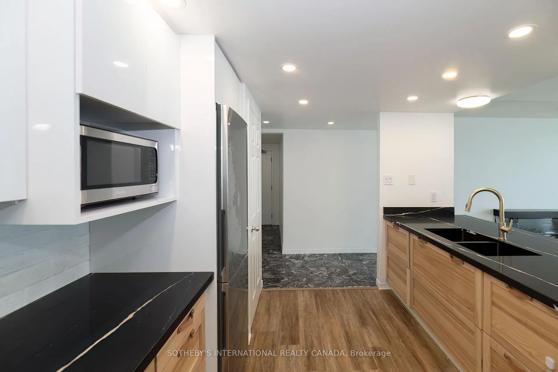 Photo 13 of Unit 3212, 99 Harbour Square, Toronto, Waterfront Communities — HOMEH