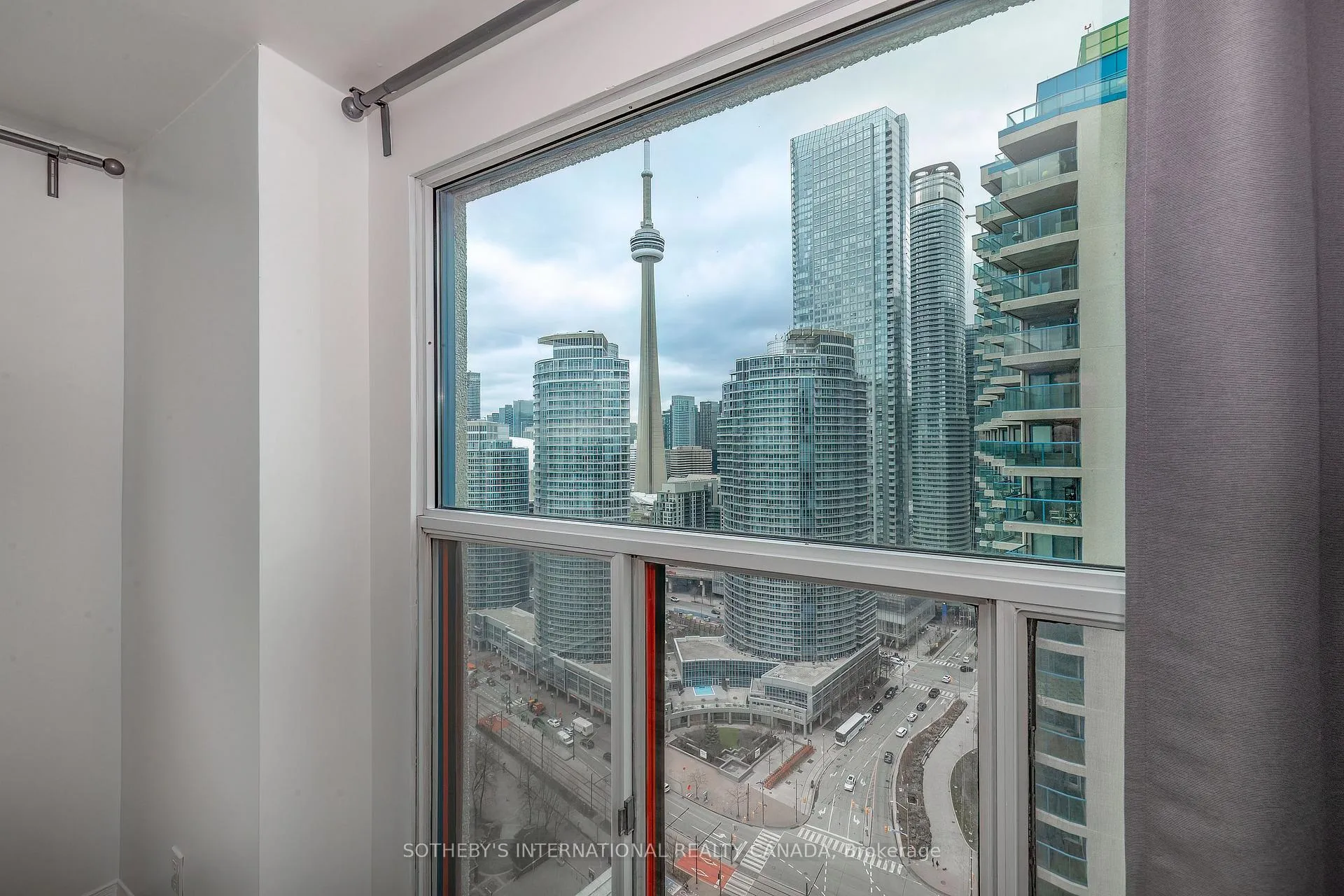 Photo 18 of Unit 3212, 99 Harbour Square, Toronto, Waterfront Communities — HOMEH