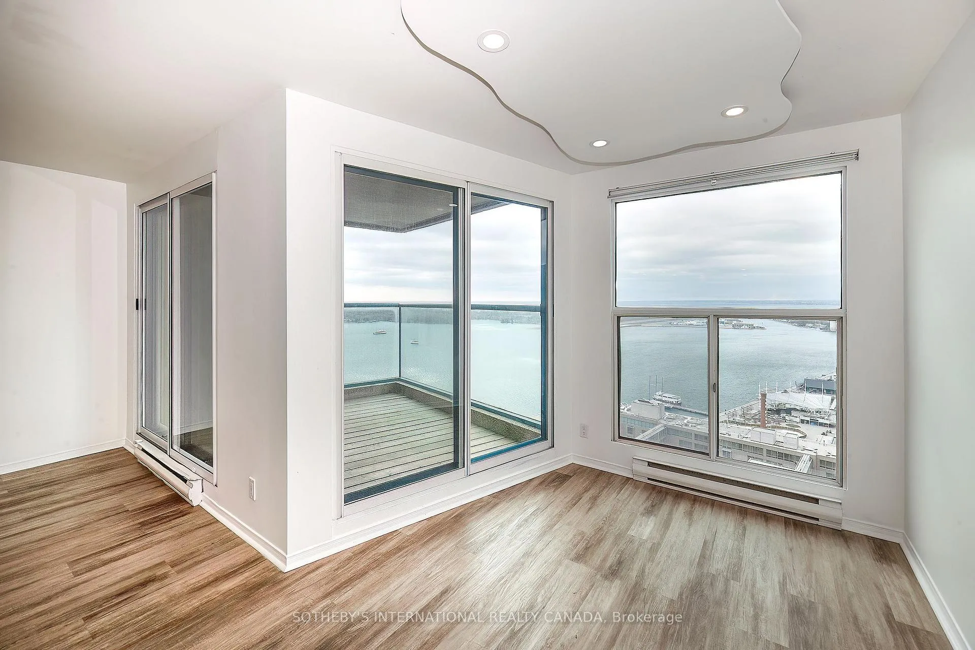 Photo 22 of Unit 3212, 99 Harbour Square, Toronto, Waterfront Communities — HOMEH
