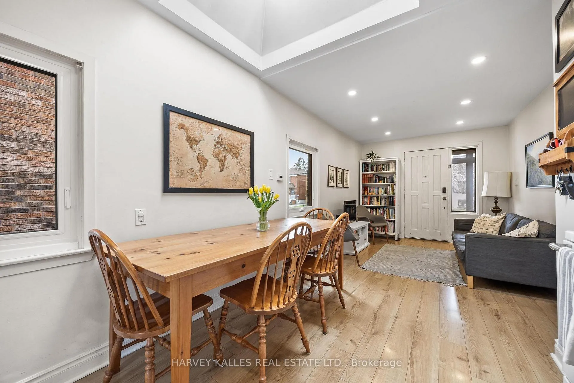 Photo 5 of 231 Bicknell Avenue, Toronto, Keelesdale-Eglinton West — HOMEH