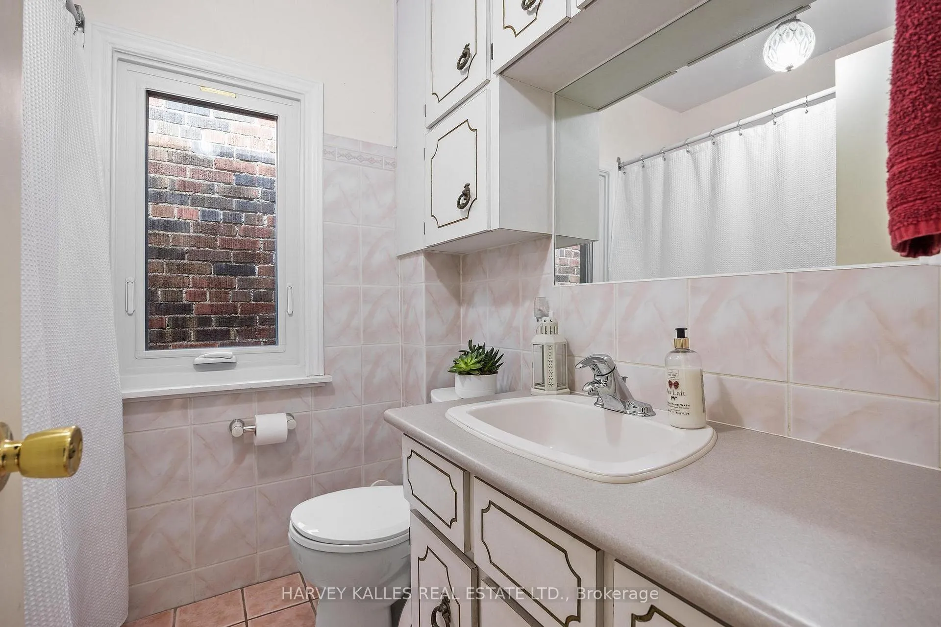 Photo 9 of 231 Bicknell Avenue, Toronto, Keelesdale-Eglinton West — HOMEH