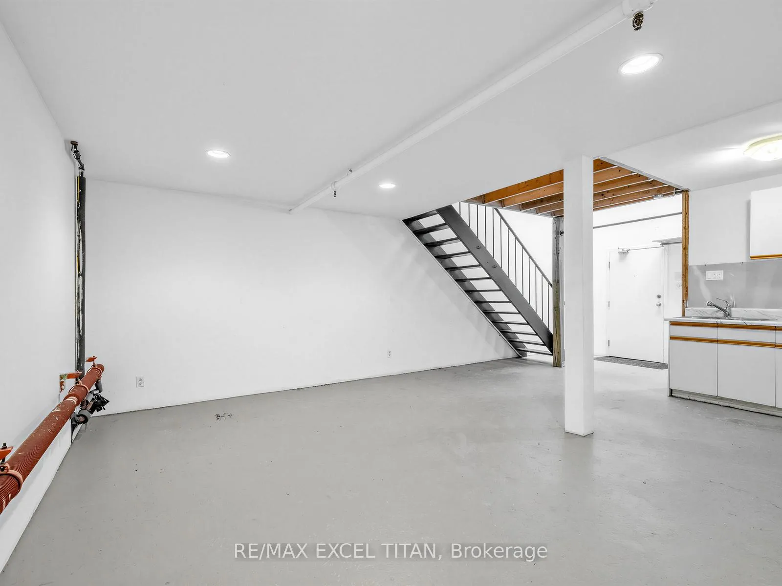 Photo 4 of Unit 11, 221 Sterling Road E, Toronto, Dufferin Grove — HOMEH