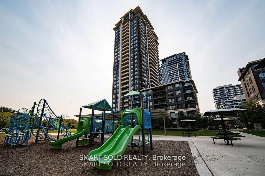Photo 4 of Unit 916, 15 Water Walk Drive, Markham, Unionville — HOMEH