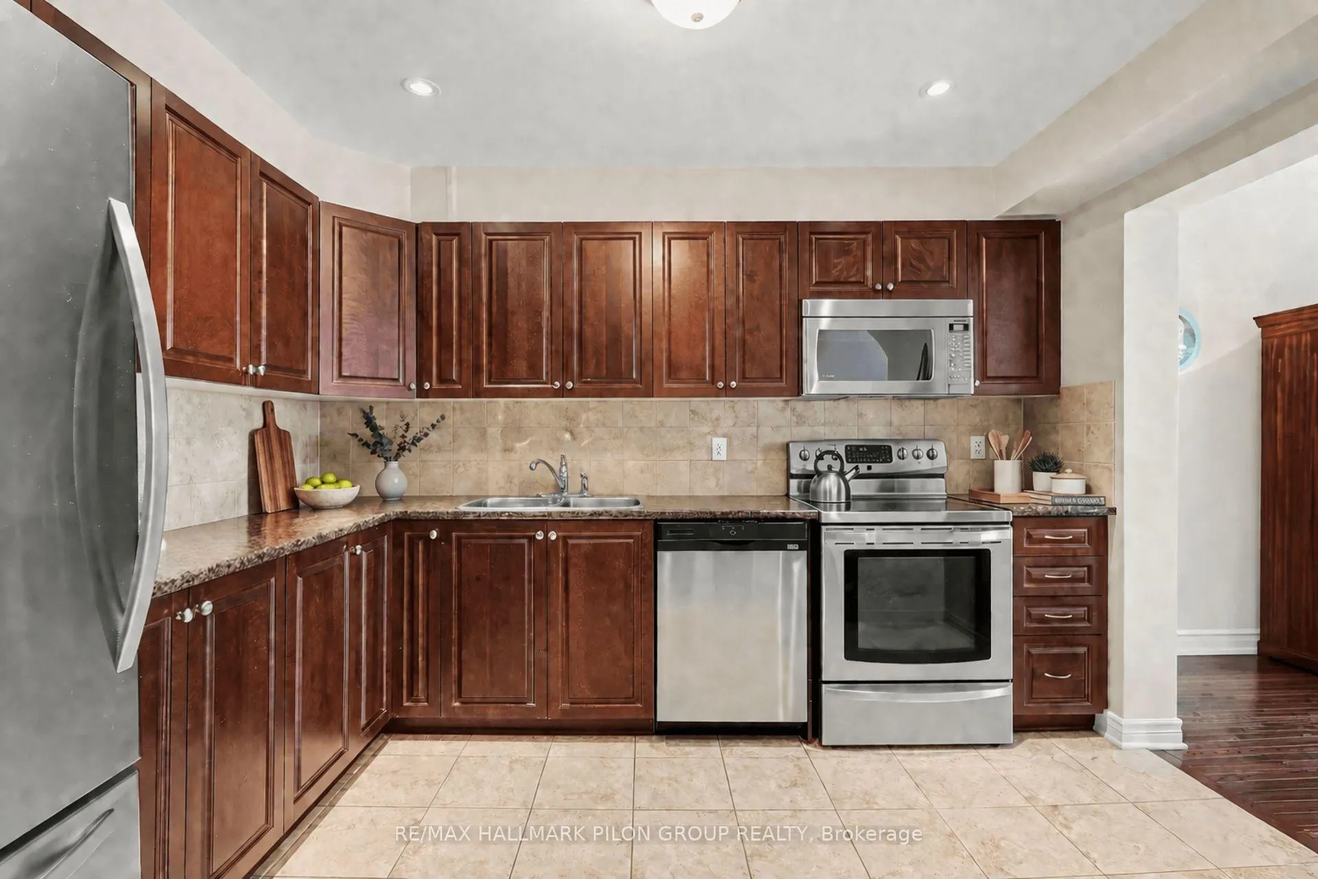 Photo 4 of 317 Ravenswood Way, Ottawa, Avalon East — HOMEH