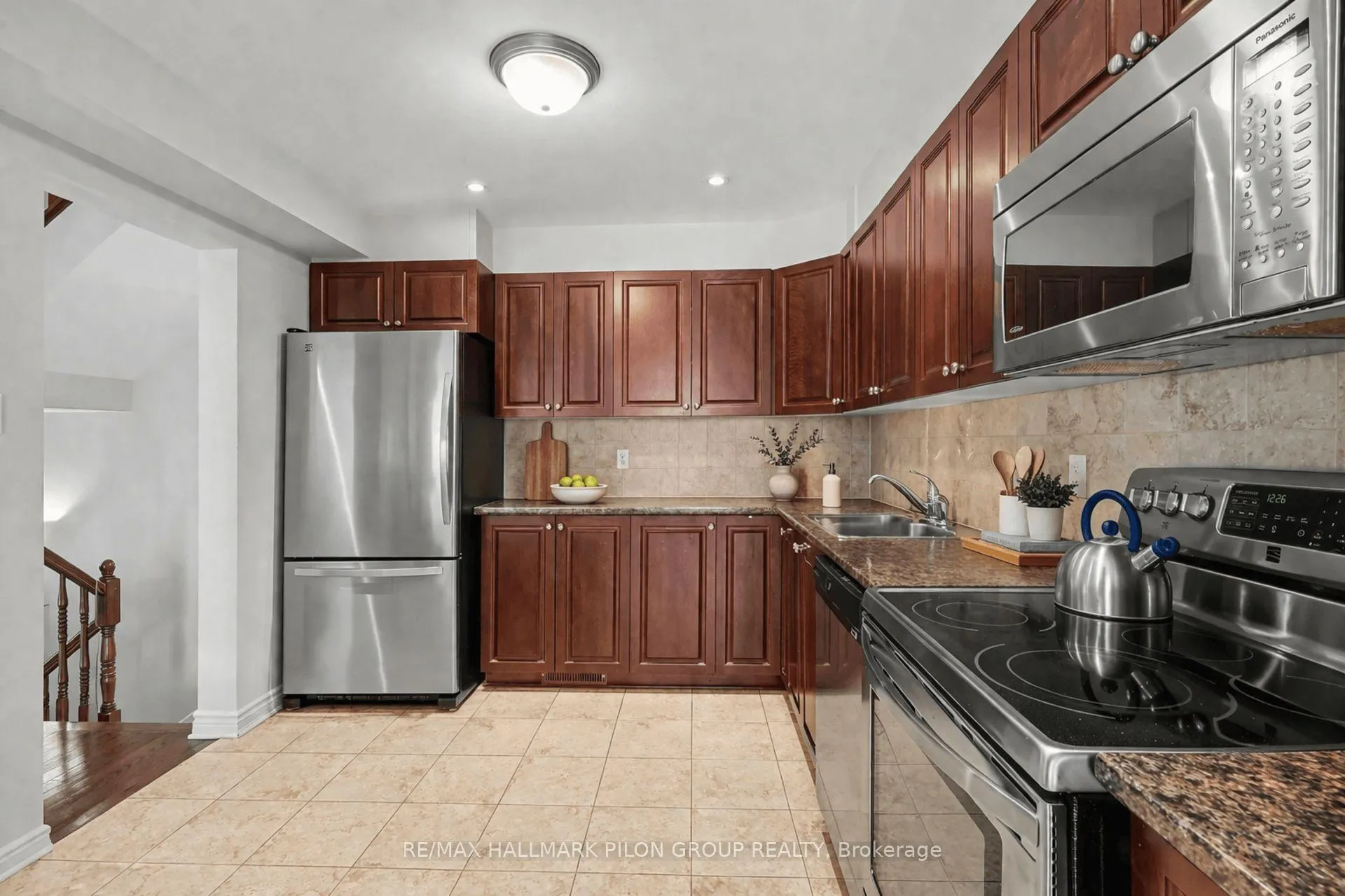 Photo 5 of 317 Ravenswood Way, Ottawa, Avalon East — HOMEH