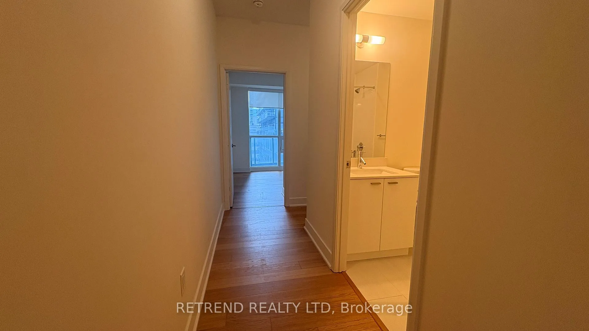 Photo 2 of Unit 802, 30 Roehmapton Avenue, Toronto, Mount Pleasant West — HOMEH