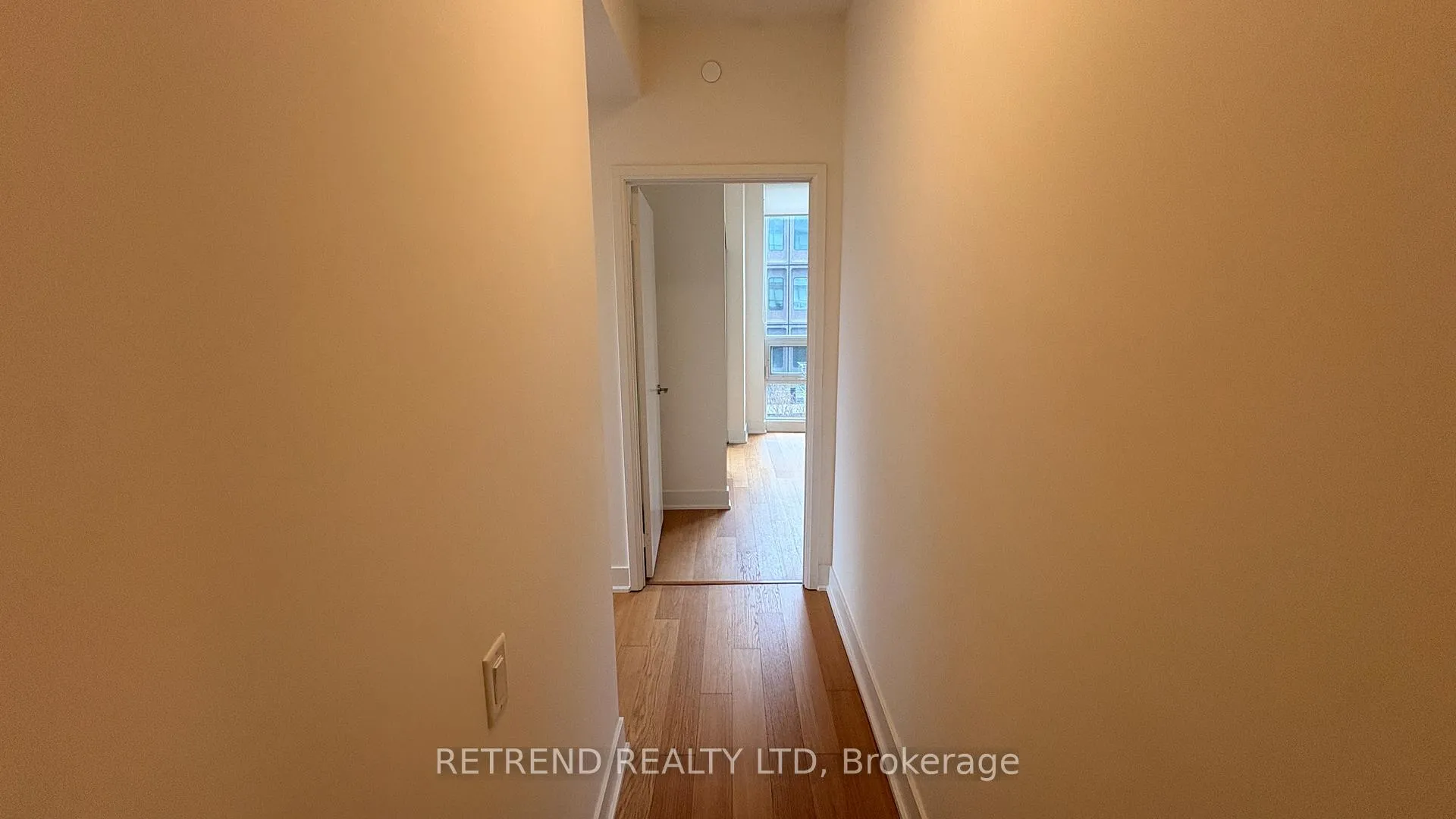 Photo 7 of Unit 802, 30 Roehmapton Avenue, Toronto, Mount Pleasant West — HOMEH