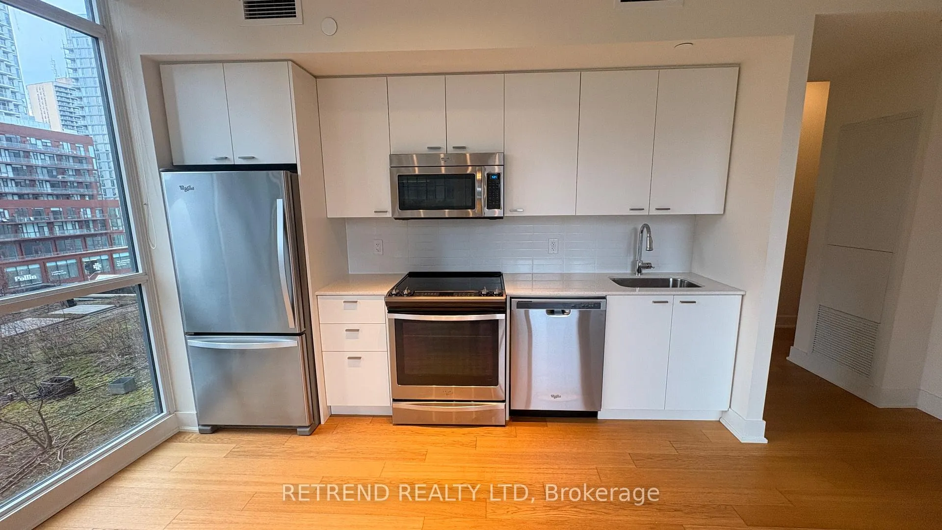 Photo 15 of Unit 802, 30 Roehmapton Avenue, Toronto, Mount Pleasant West — HOMEH